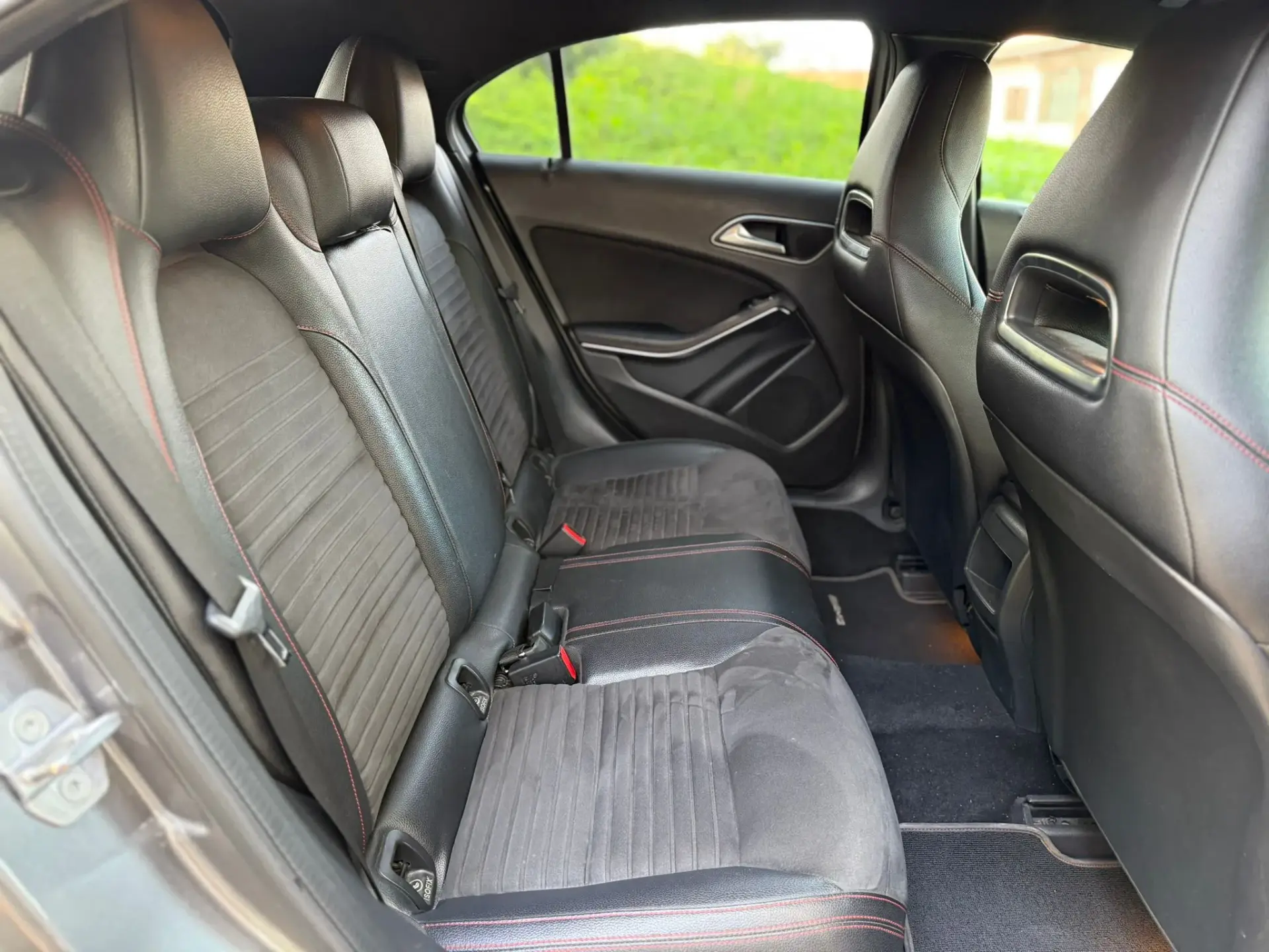 Mercedes-Benz A 180 d AMG Line 19