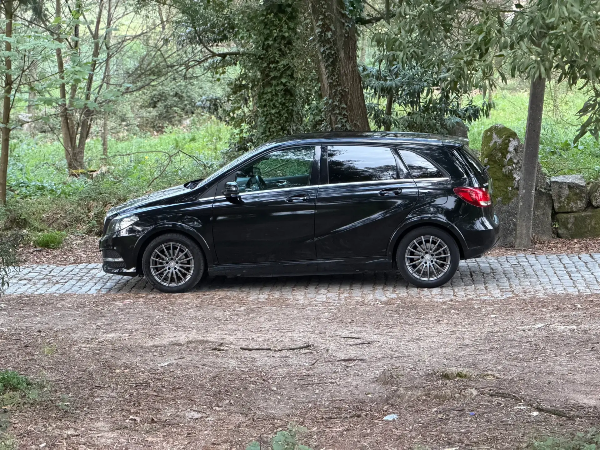 Mercedes-Benz B 250 e Electric Drive 8