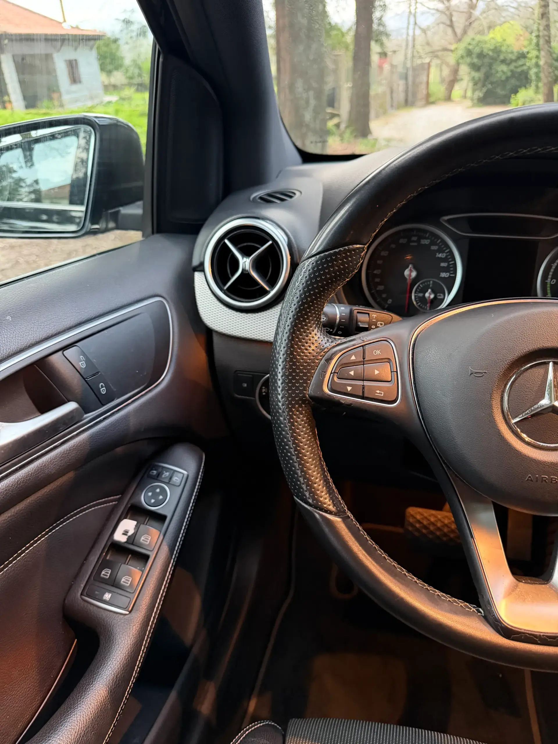 Mercedes-Benz B 250 e Electric Drive 12