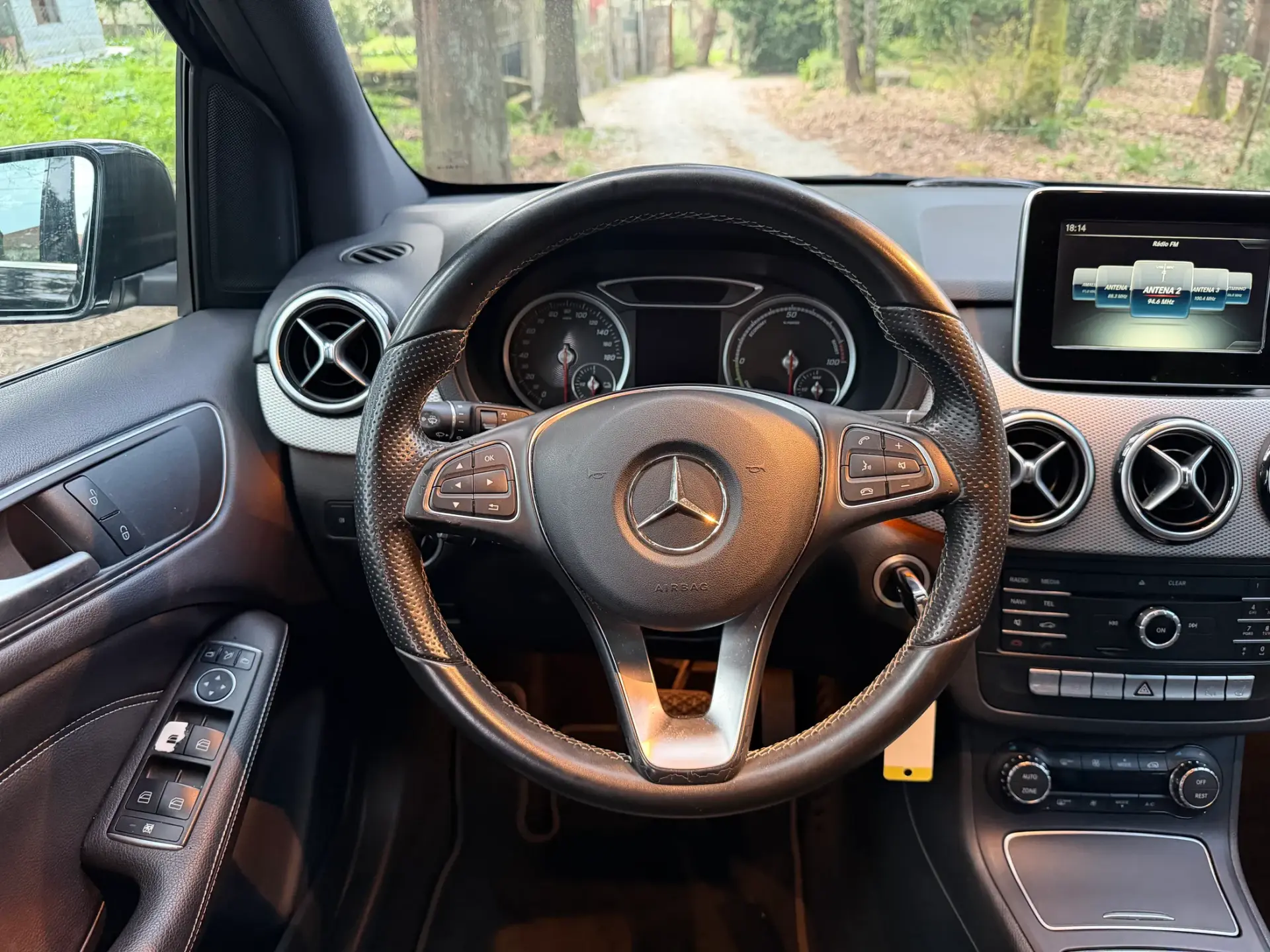 Mercedes-Benz B 250 e Electric Drive 28