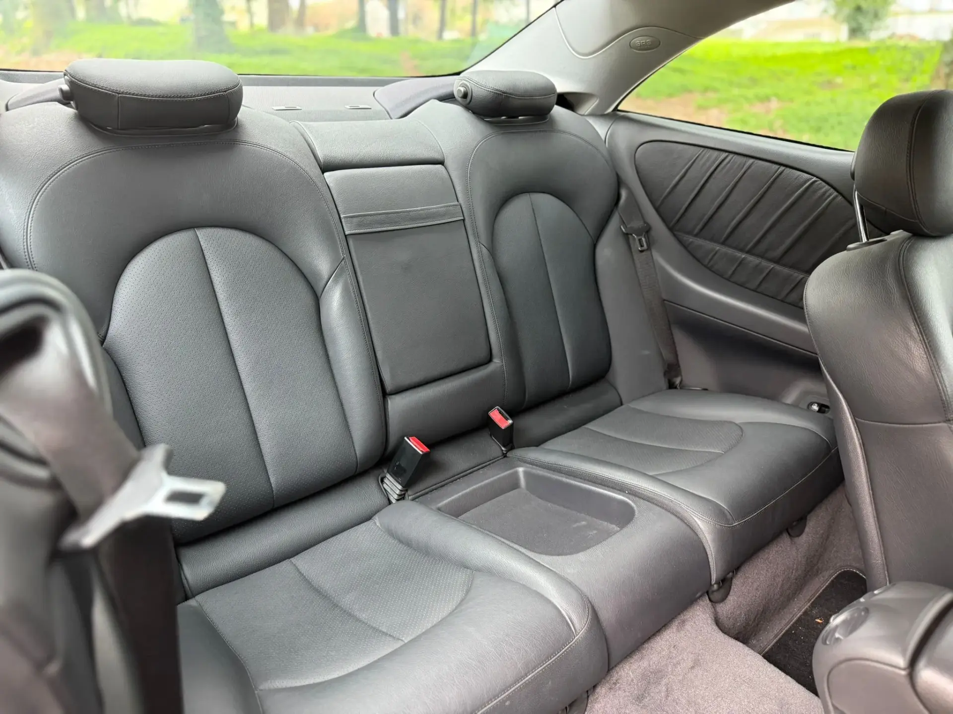 Mercedes-Benz CLK 240 Outro 10