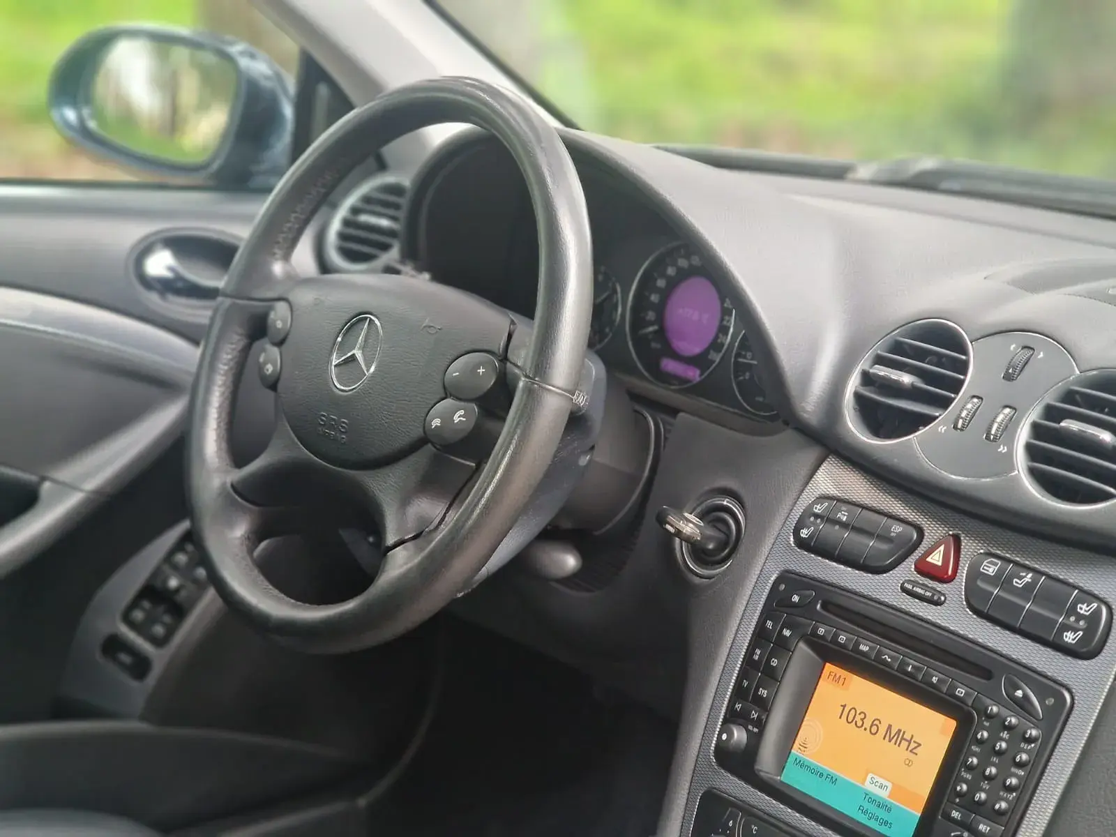 Mercedes-Benz CLK 240 Outro 27