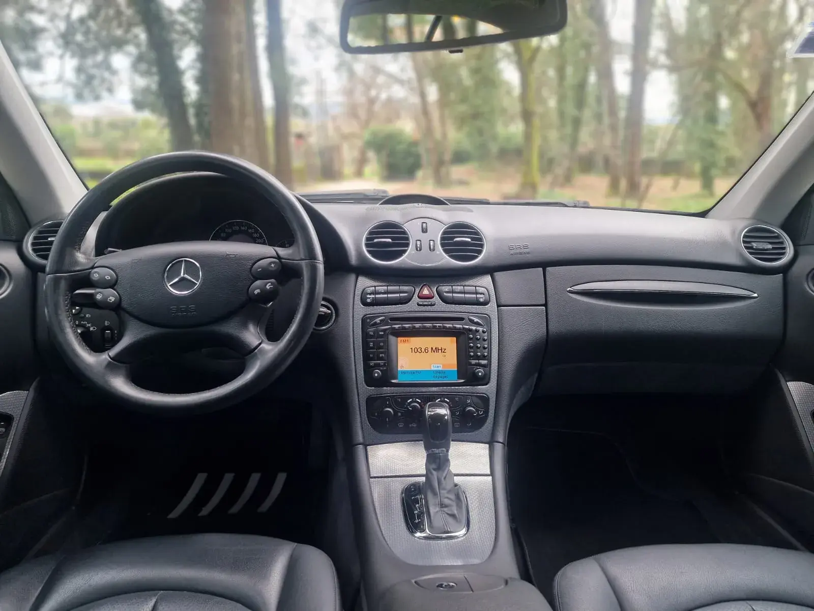 Mercedes-Benz CLK 240 Outro 31