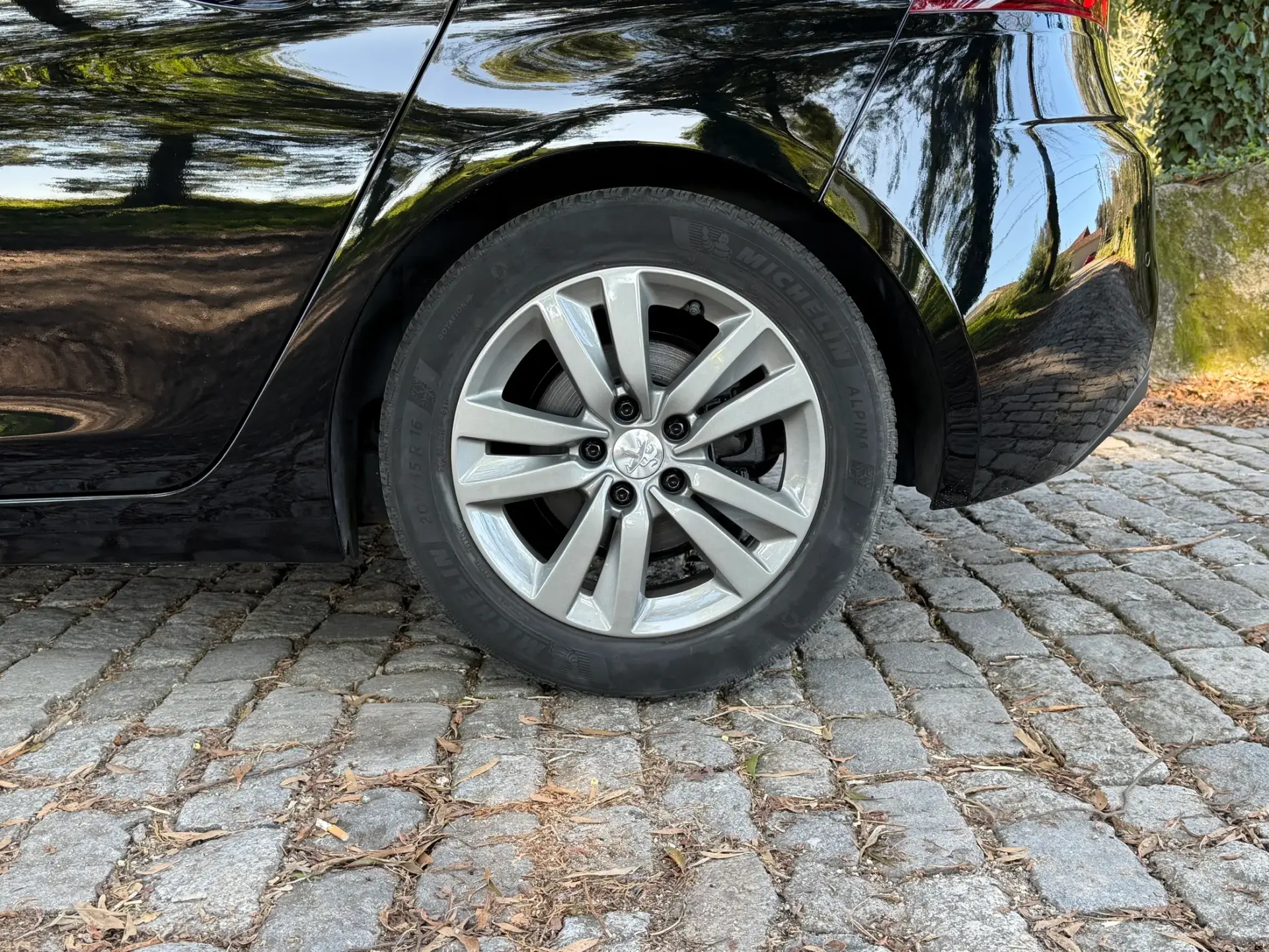 Peugeot 308 1.2 PureTech Allure EAT8 9