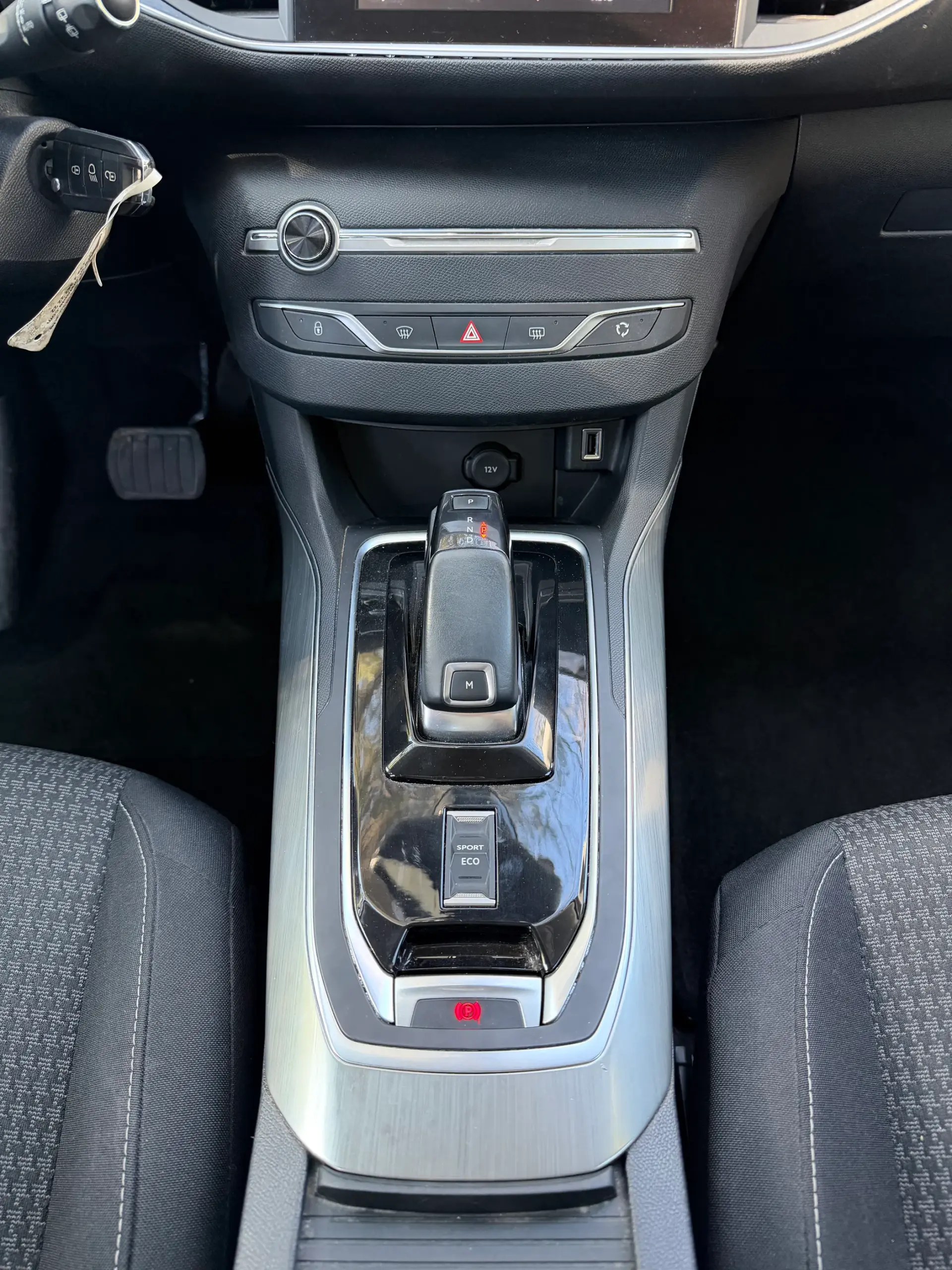 Peugeot 308 1.2 PureTech Allure EAT8 28