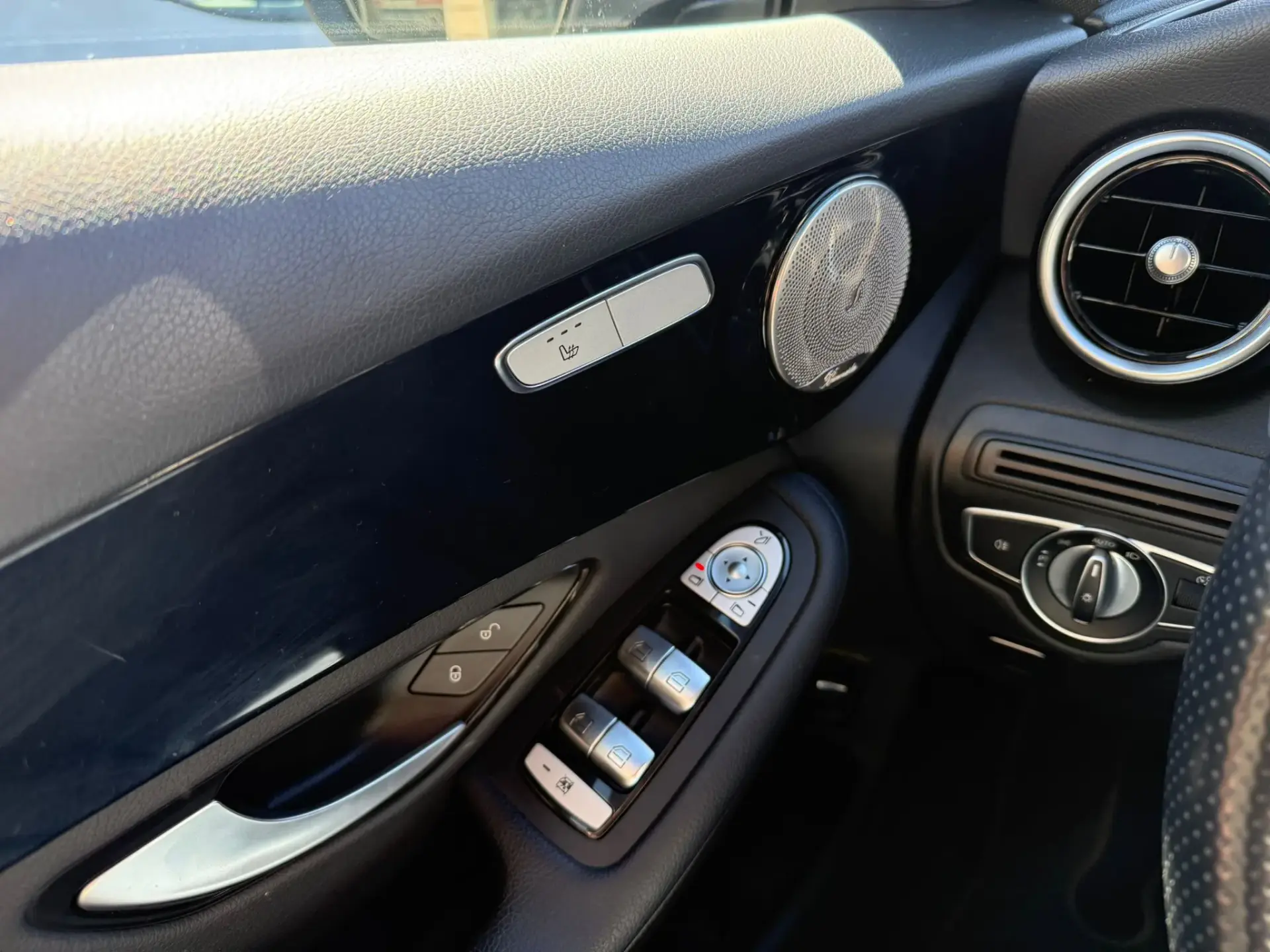 Mercedes-Benz GLC 300 32