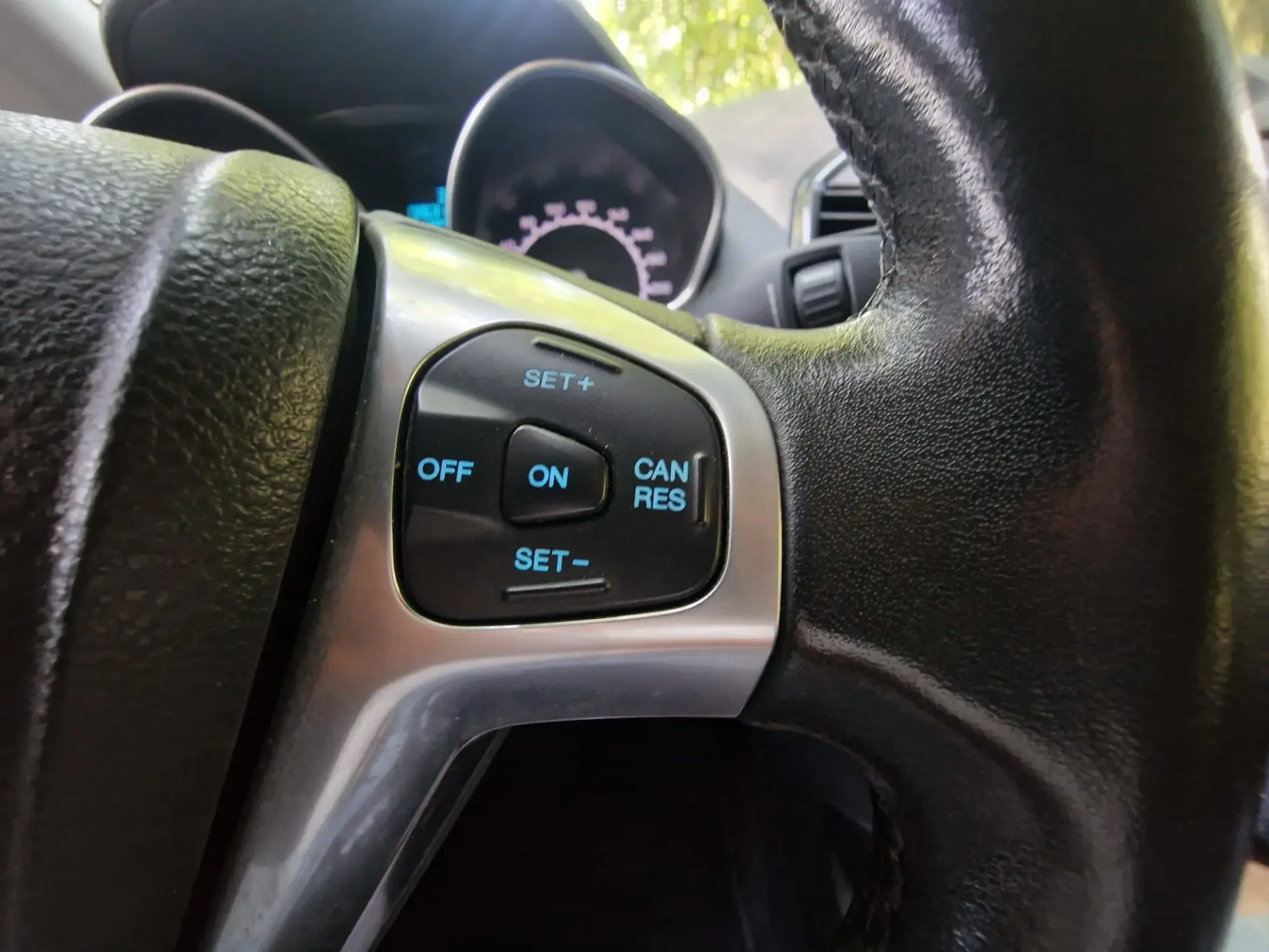 Ford EcoSport 1.0 EcoBoost Titanium 13