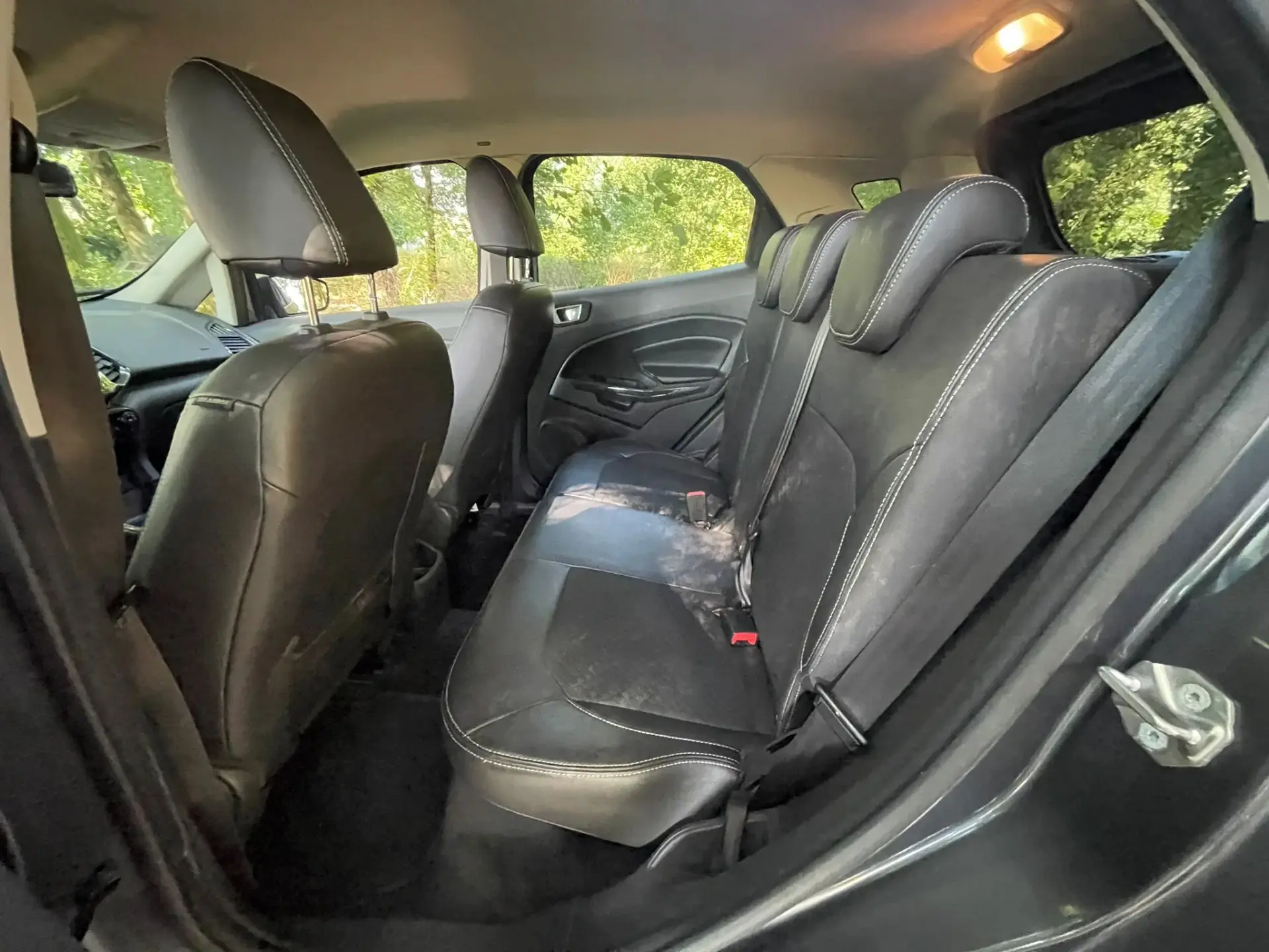 Ford EcoSport 1.0 EcoBoost Titanium 26