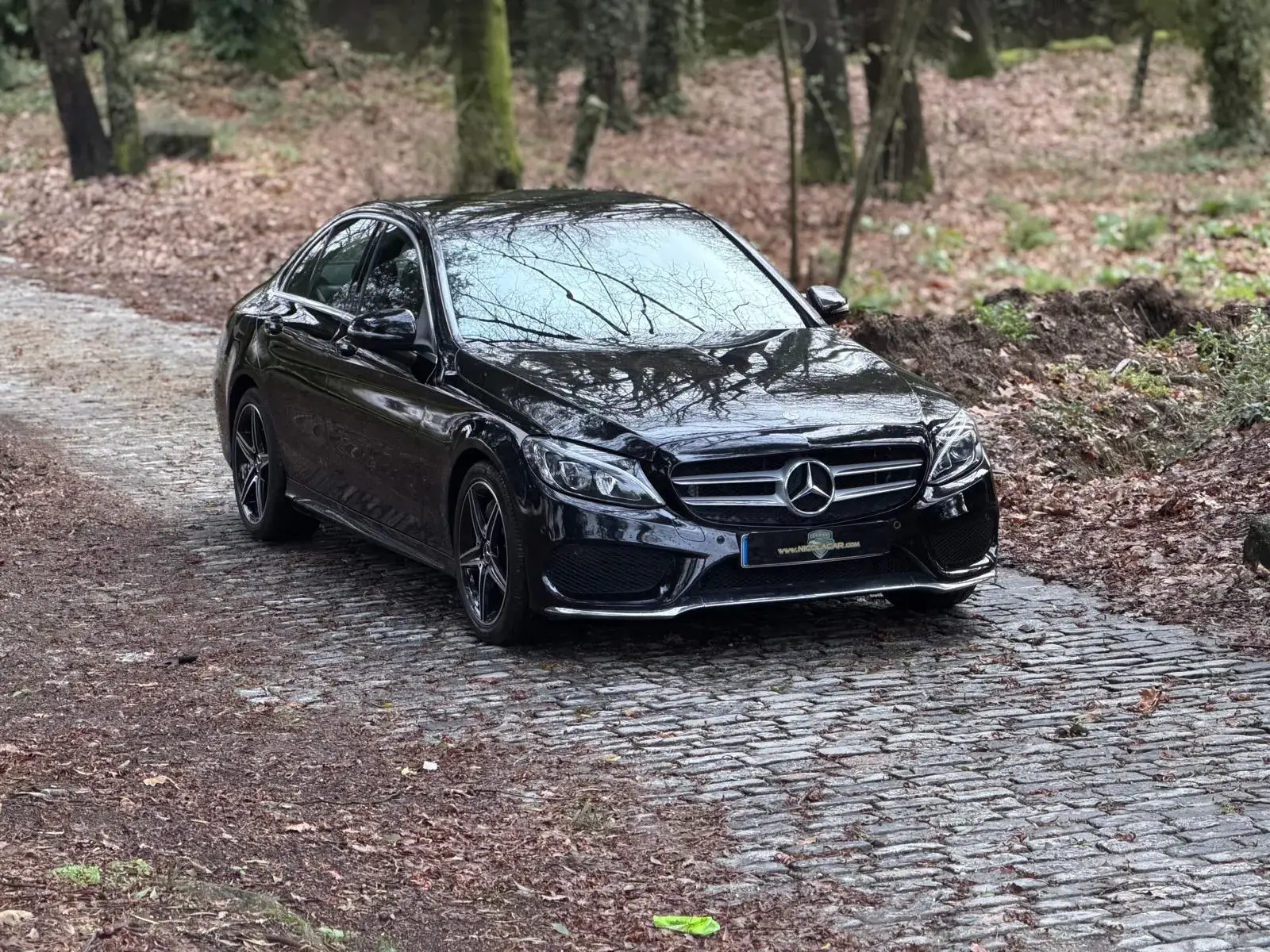 Mercedes-Benz C 300 h AMG Line 1