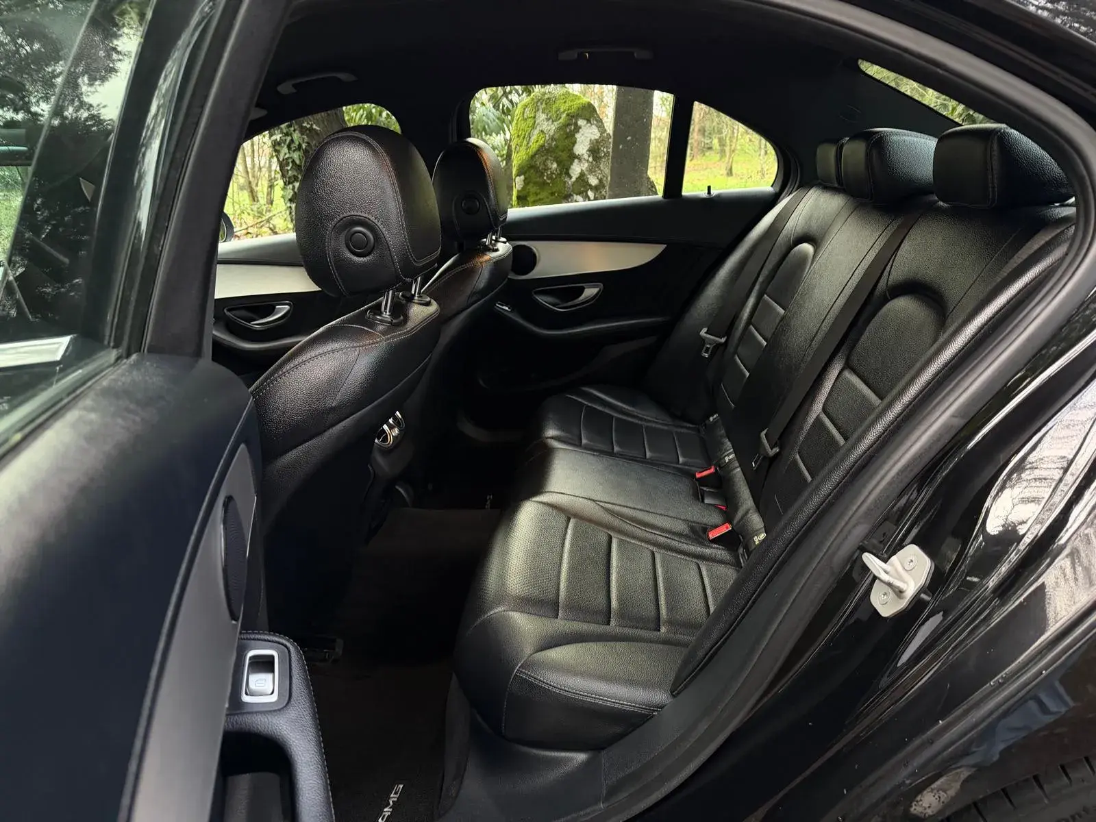 Mercedes-Benz C 300 h AMG Line 9