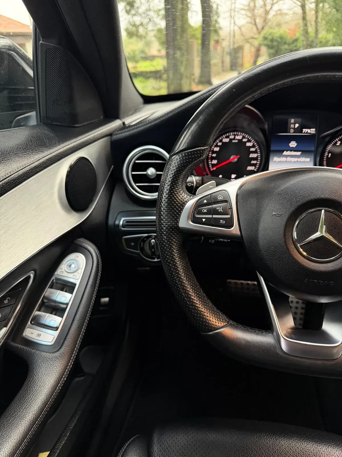Mercedes-Benz C 300 h AMG Line 12
