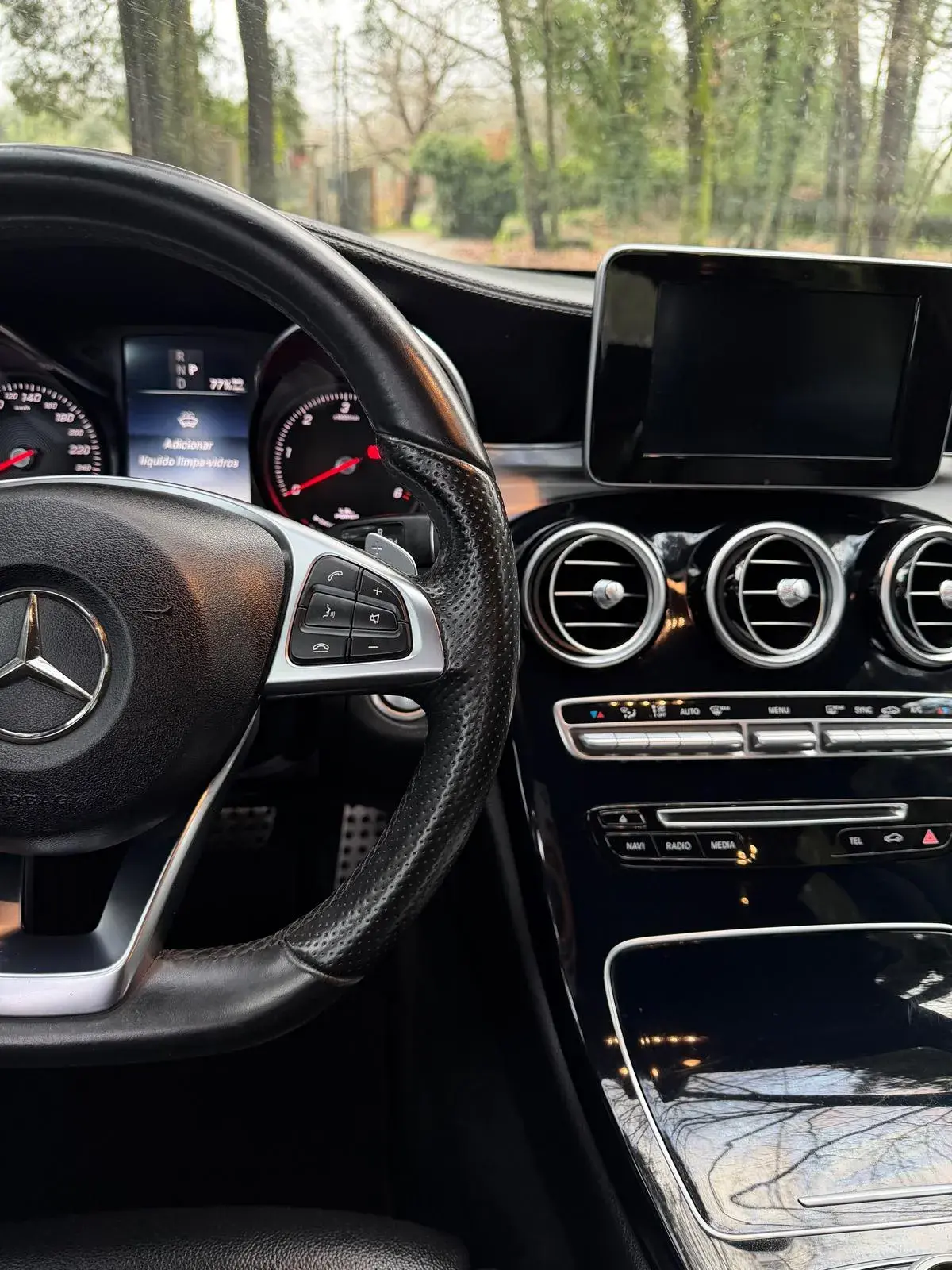 Mercedes-Benz C 300 h AMG Line 13