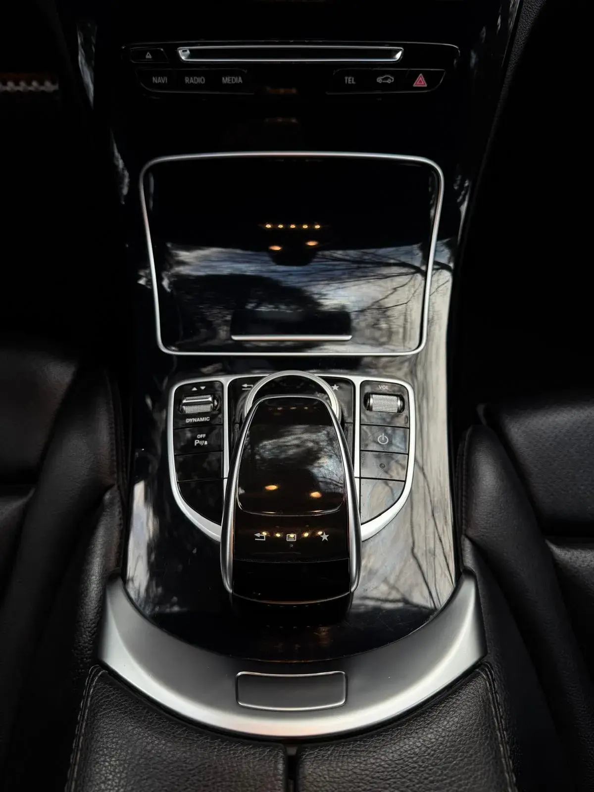 Mercedes-Benz C 300 h AMG Line 14