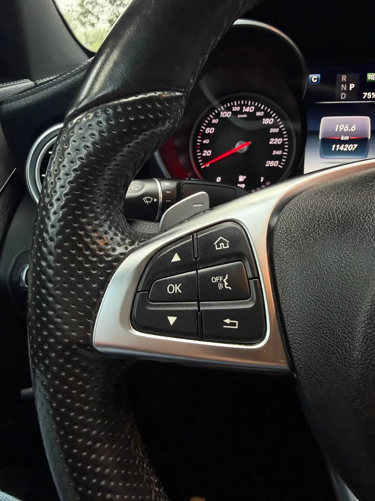 Mercedes-Benz C 300 h AMG Line 17
