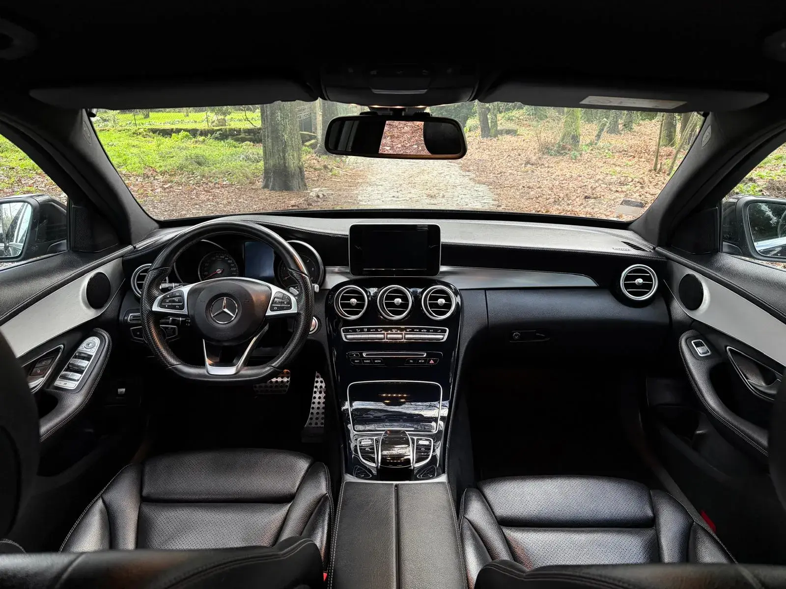 Mercedes-Benz C 300 h AMG Line 25