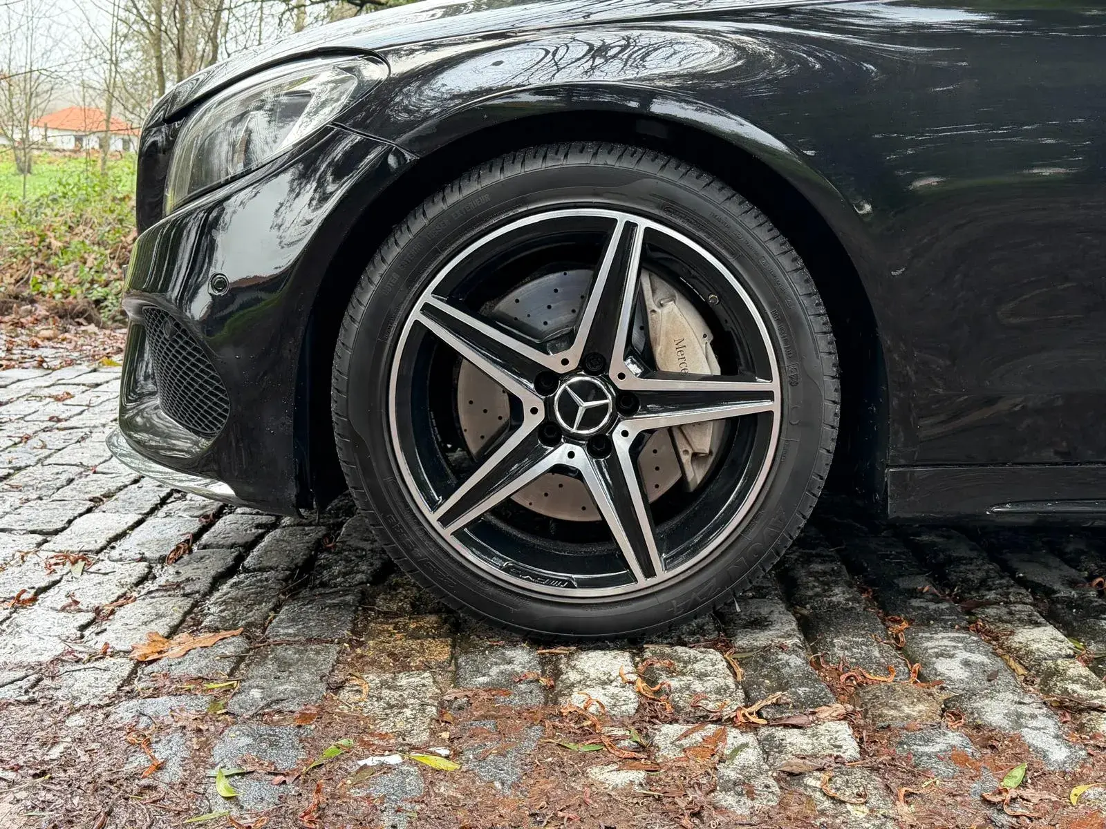 Mercedes-Benz C 300 h AMG Line 32