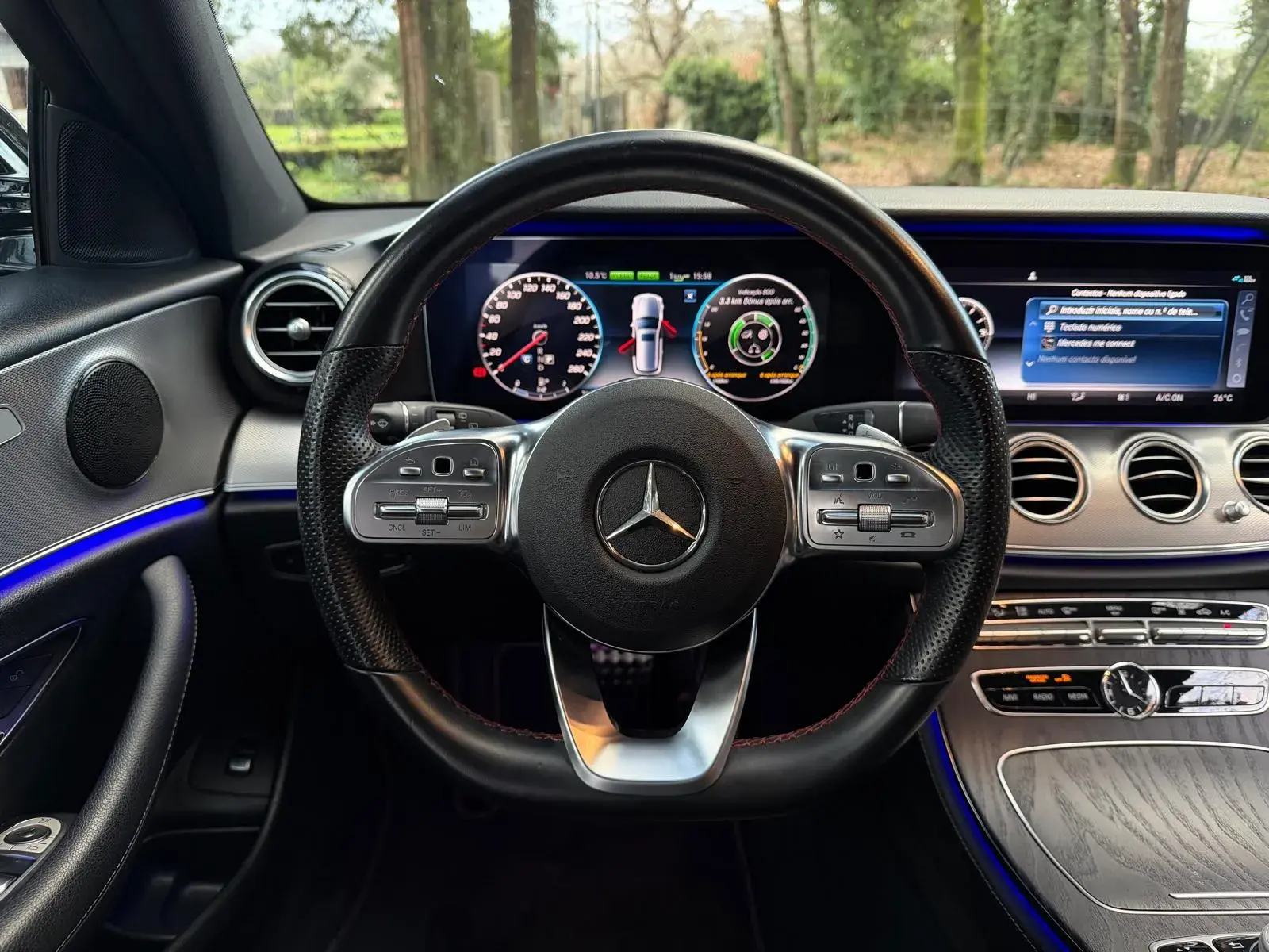 Mercedes-Benz E 300 de AMG Line 12