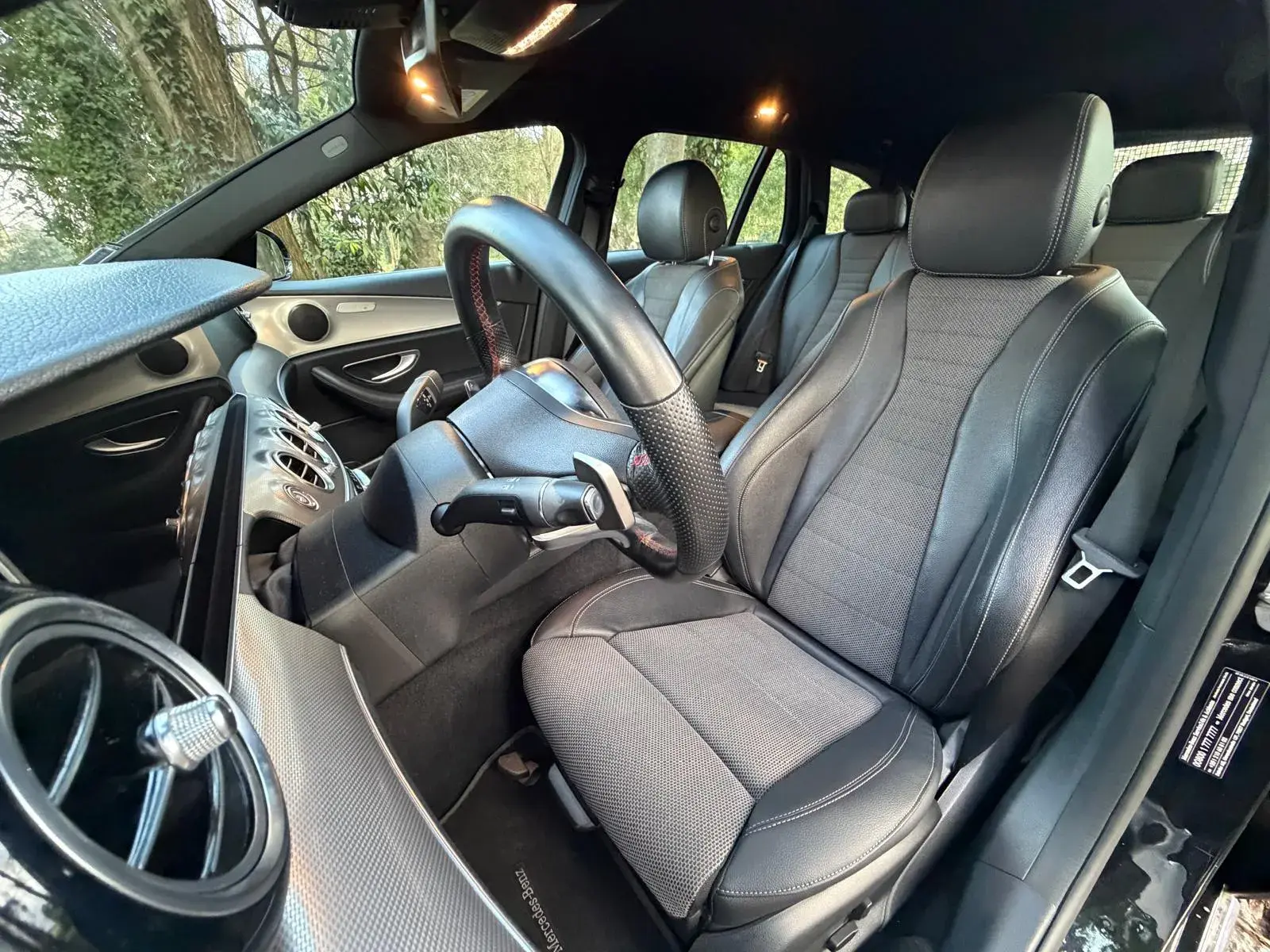 Mercedes-Benz E 300 de AMG Line 22