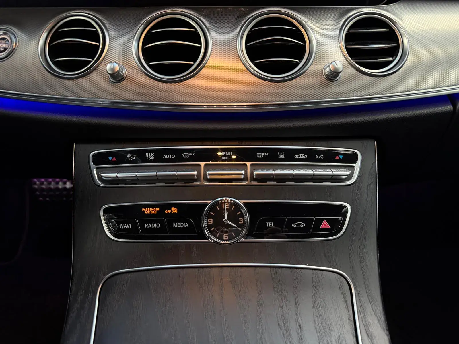 Mercedes-Benz E 300 de AMG Line 32