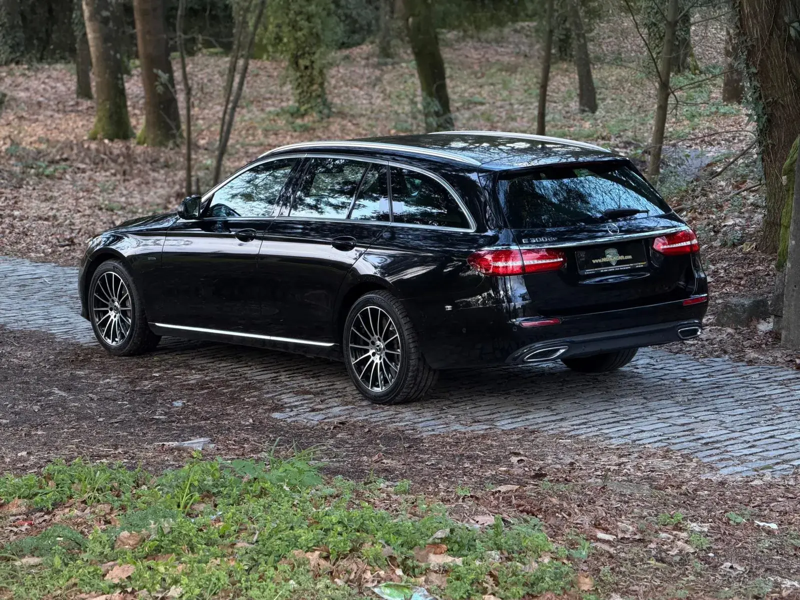Mercedes-Benz E 300 de AMG Line 38