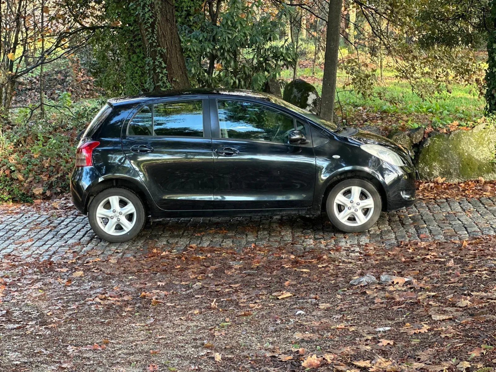 Toyota Yaris 1.0 VVT-i High Pack MM 8