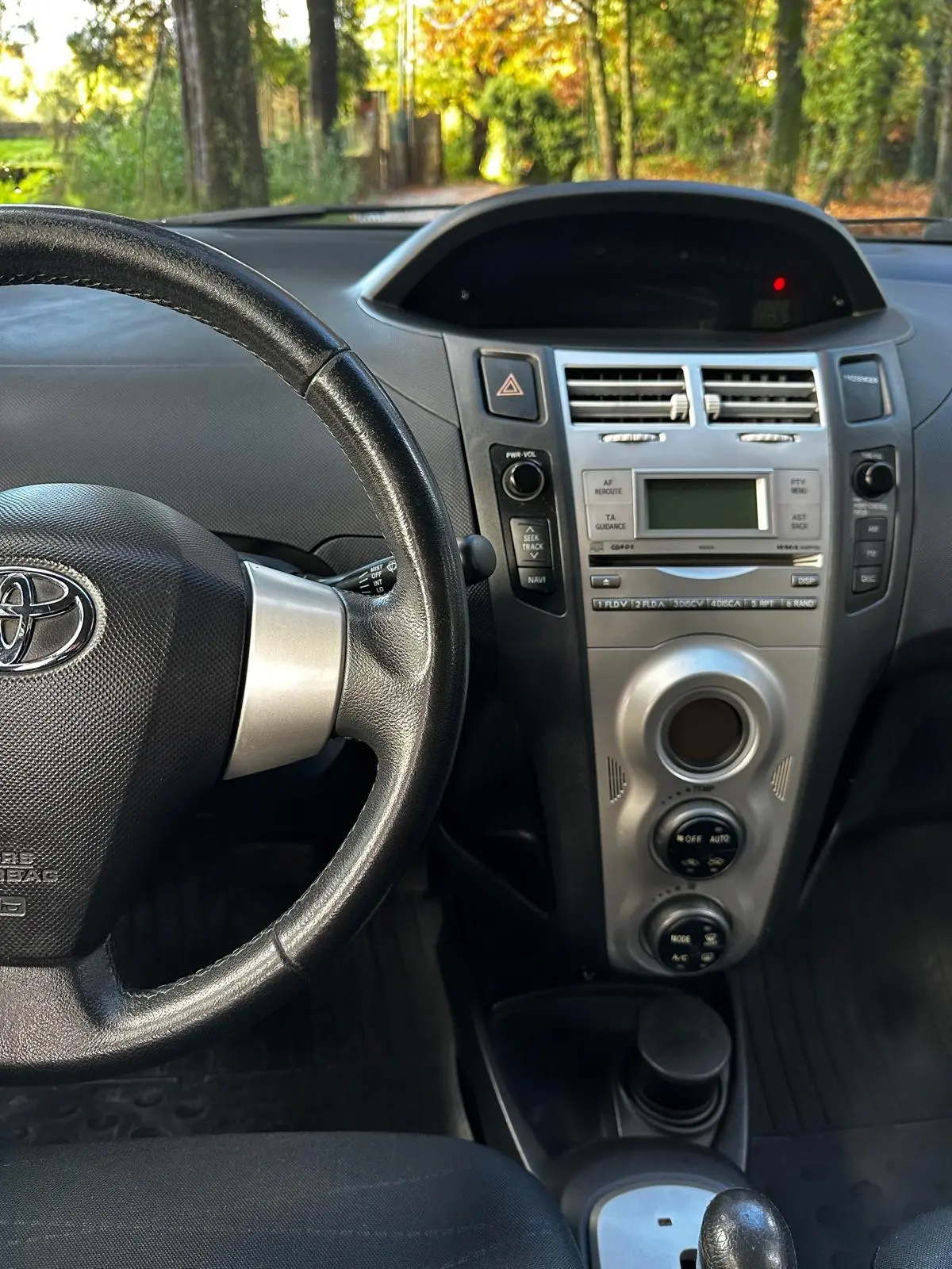 Toyota Yaris 1.0 VVT-i High Pack MM 16
