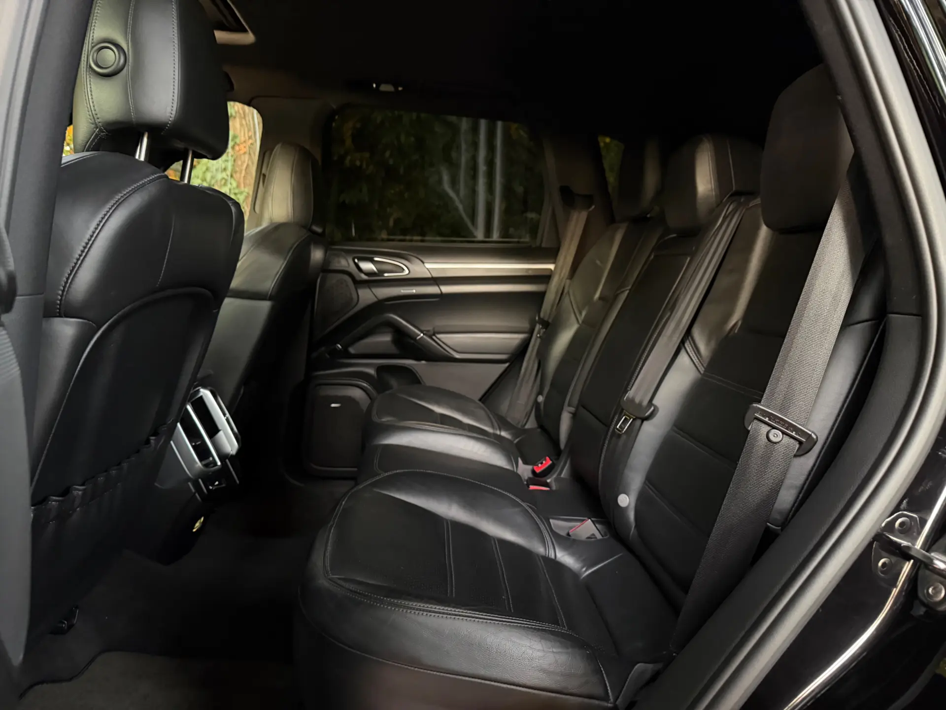 Porsche Cayenne Platinum Edition 29