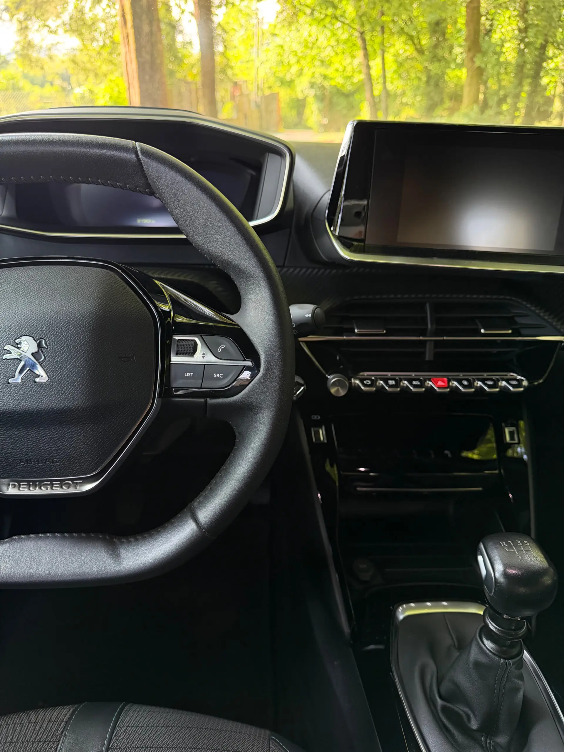 Peugeot 2008 1.2 PureTech Allure 13