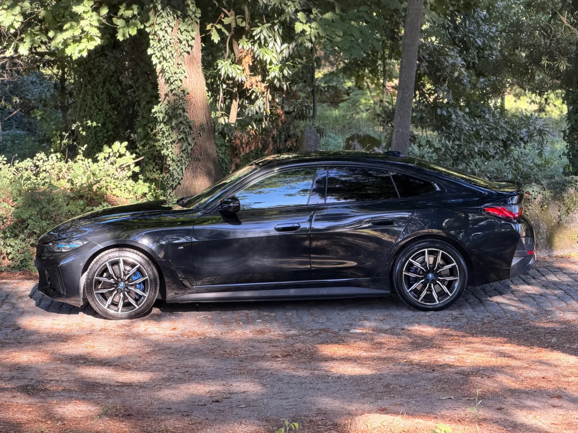 BMW i4 eDrive40 Desportiva M 9