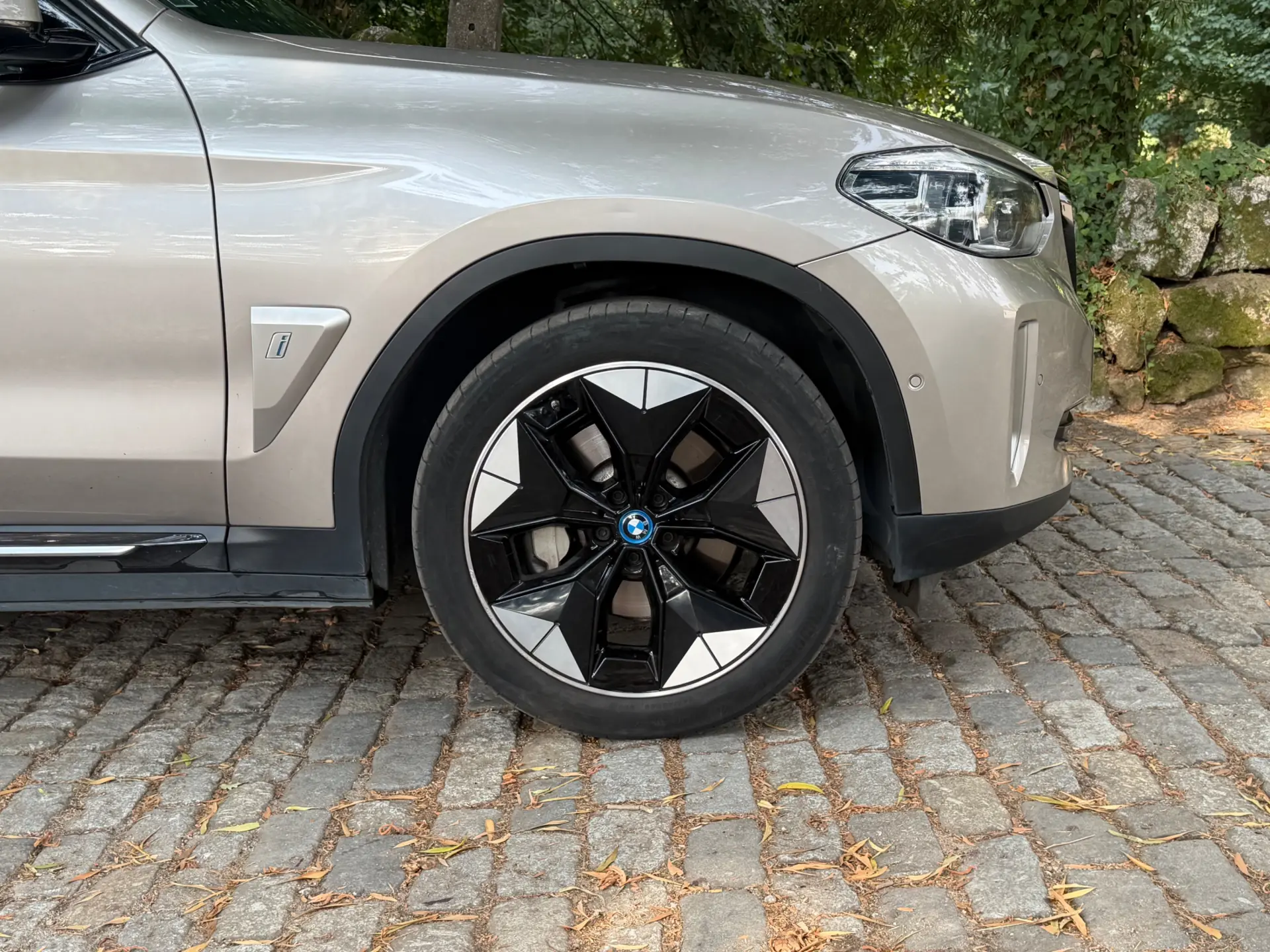 BMW iX3 M Sport Impressive 10