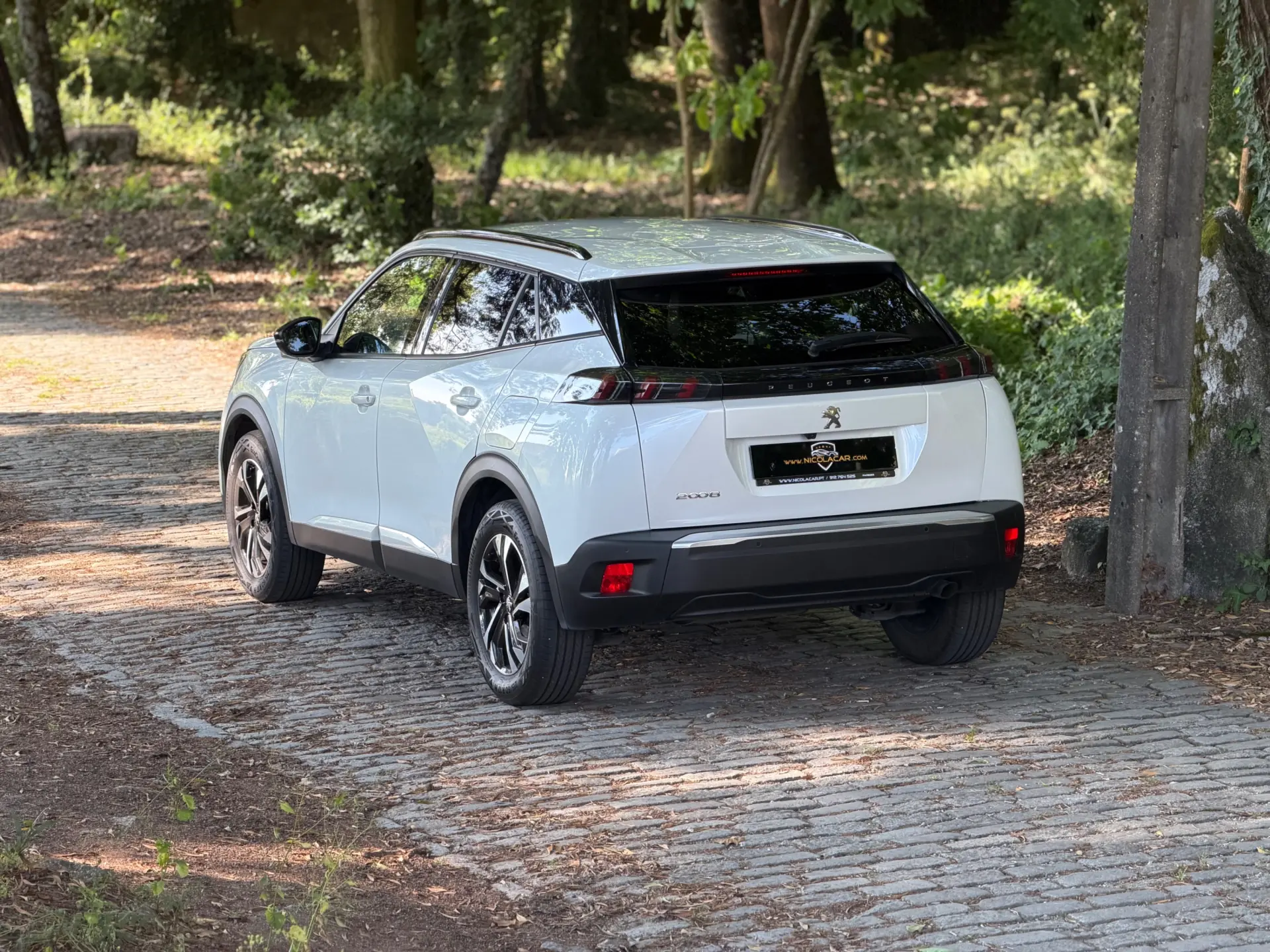 Peugeot 2008 1.2 PureTech Allure 5