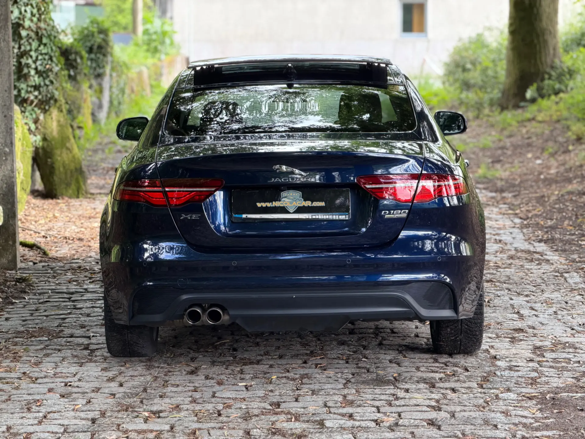Jaguar XE 2.0 D R-Dynamic S 6