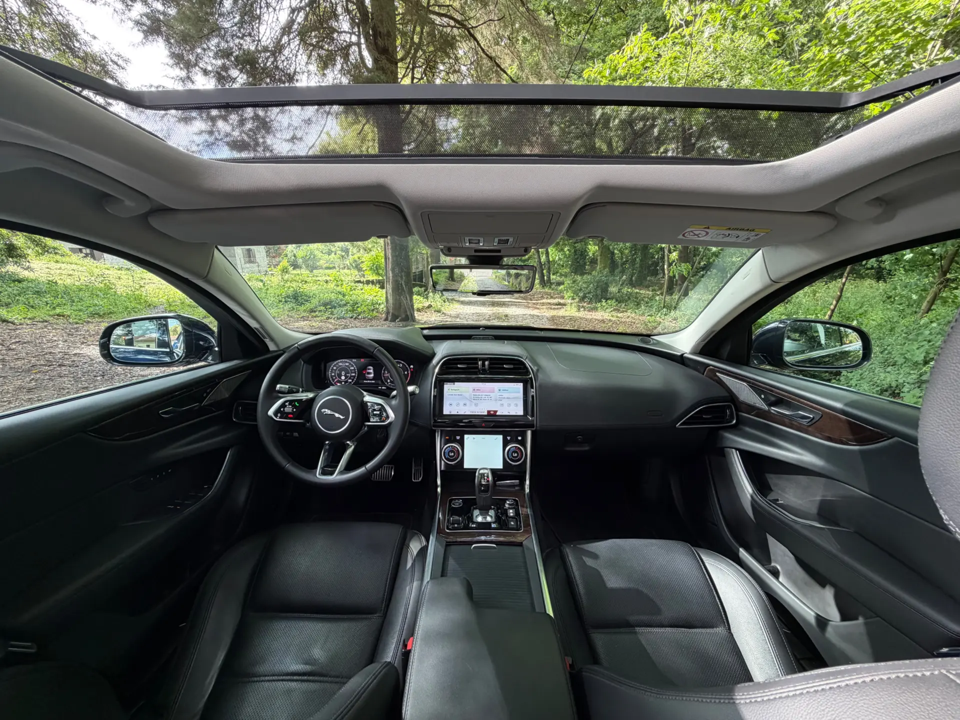 Jaguar XE 2.0 D R-Dynamic S 15