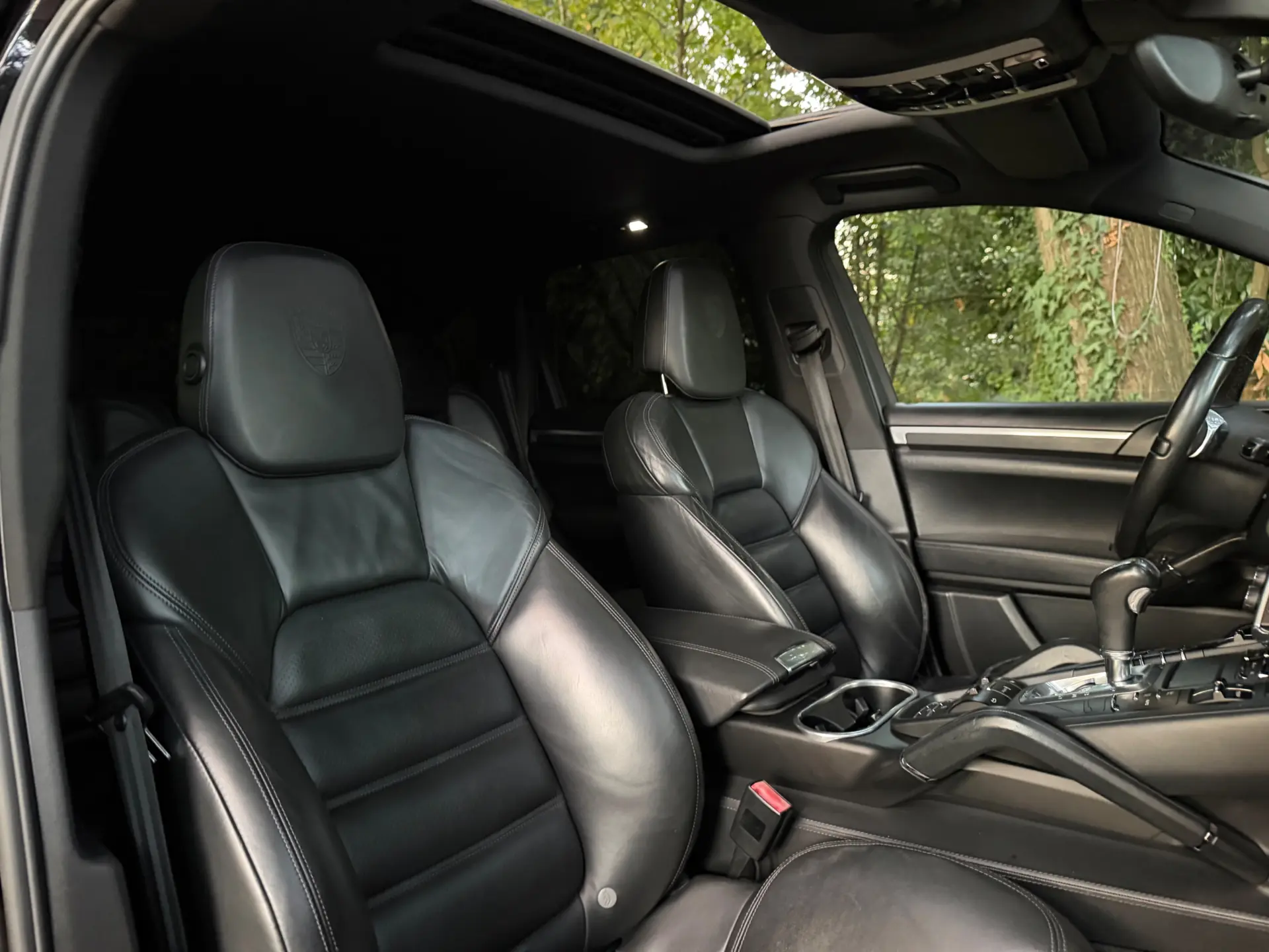 Porsche Cayenne Platinum Edition 32