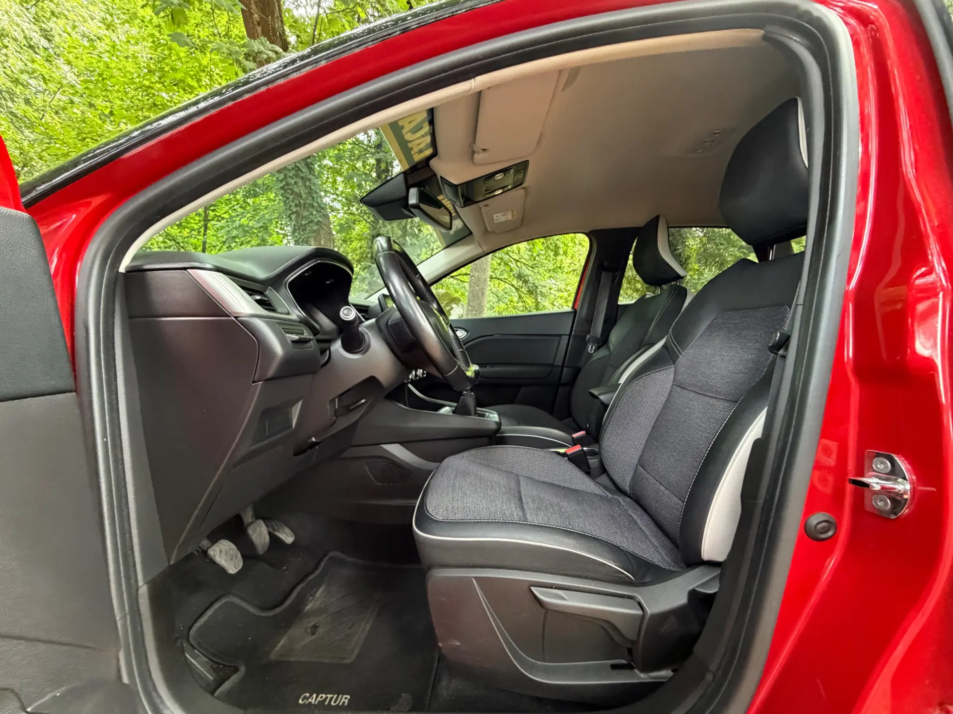 Renault Captur 1.0 TCe Exclusive 36