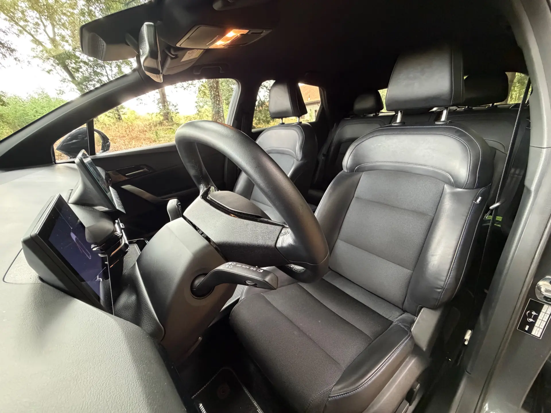 MG MG4 77 kWh Extended Range Luxury 27