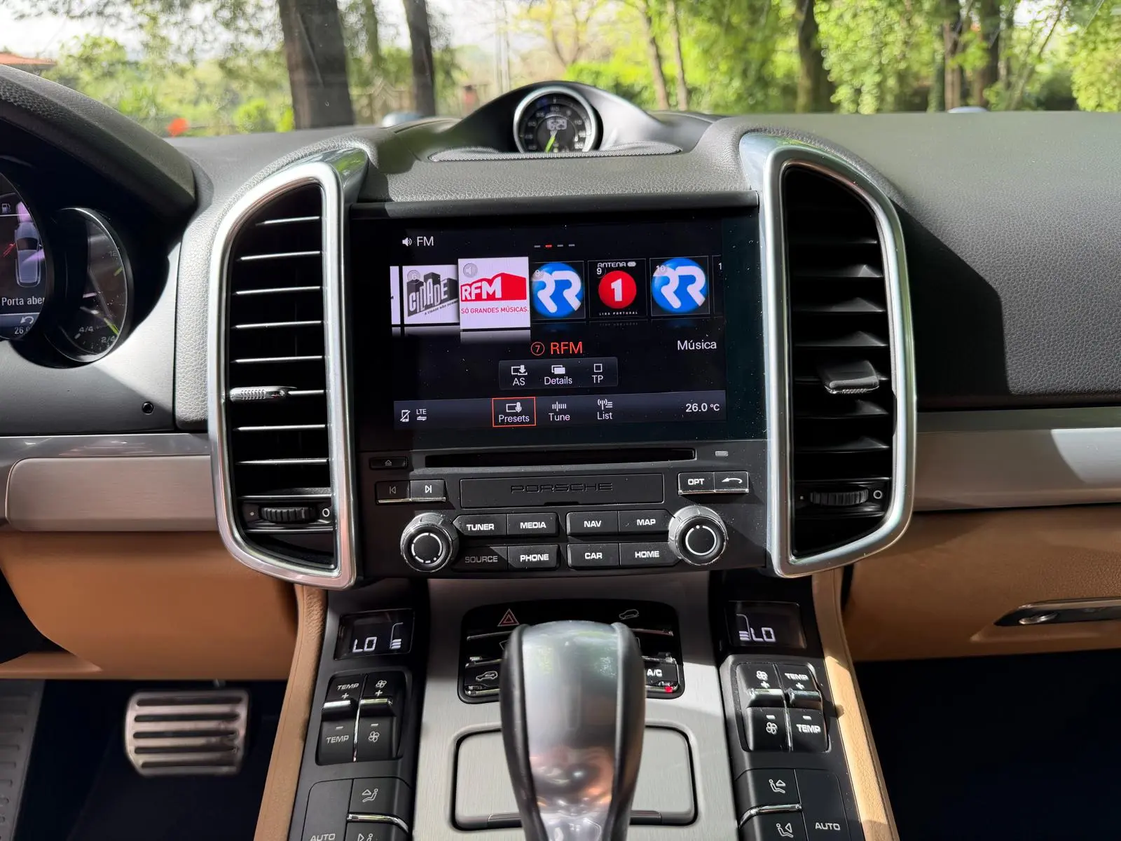 Porsche Cayenne S E-Hybrid Platinum Edition 17