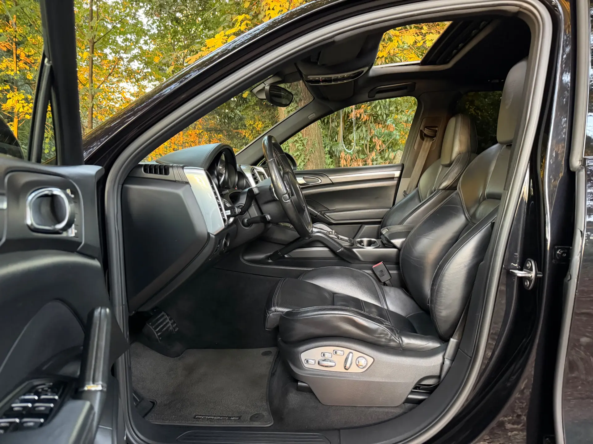 Porsche Cayenne Platinum Edition 27