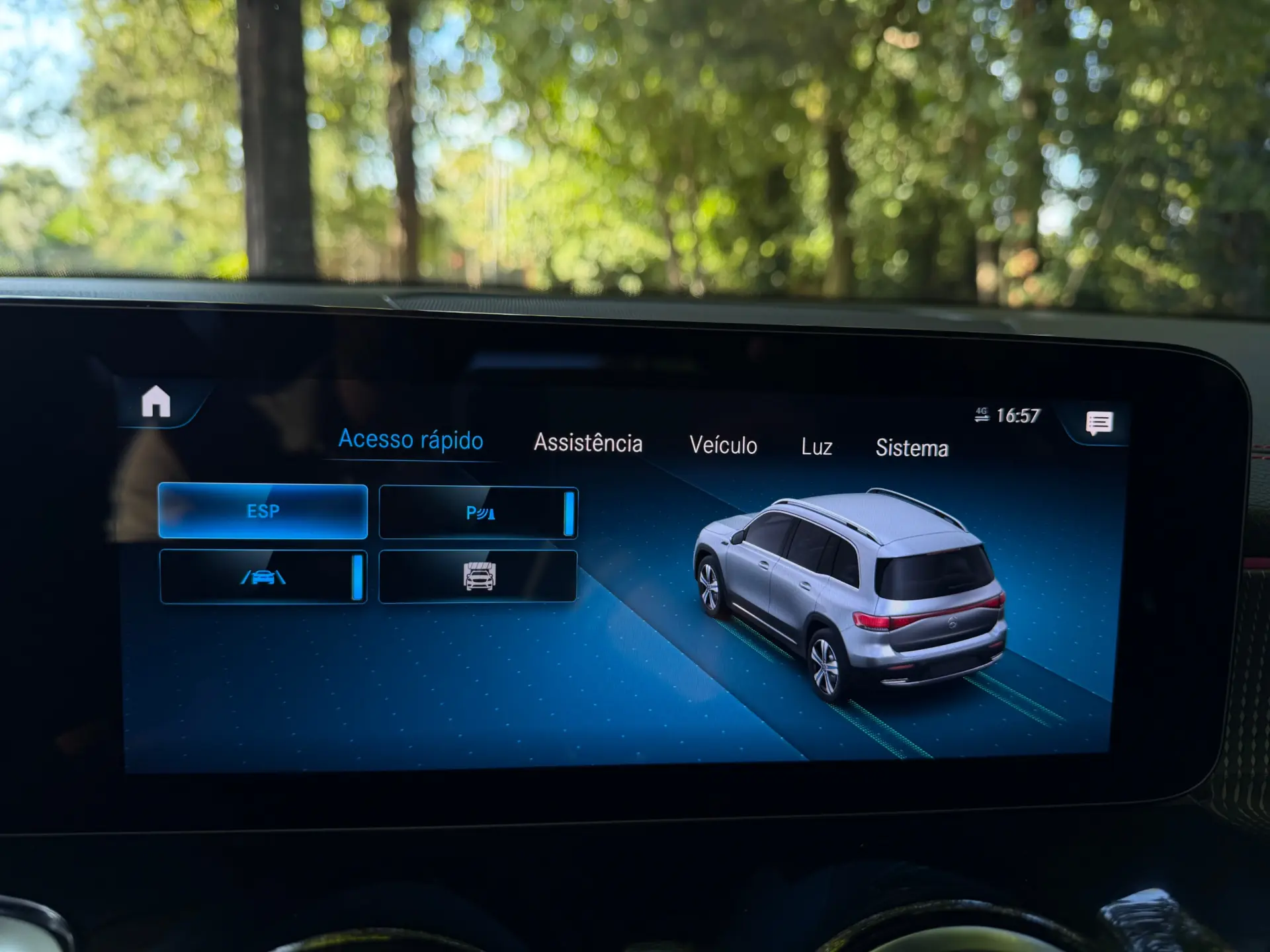 Mercedes-Benz EQB 350 4Matic AMG Line 38