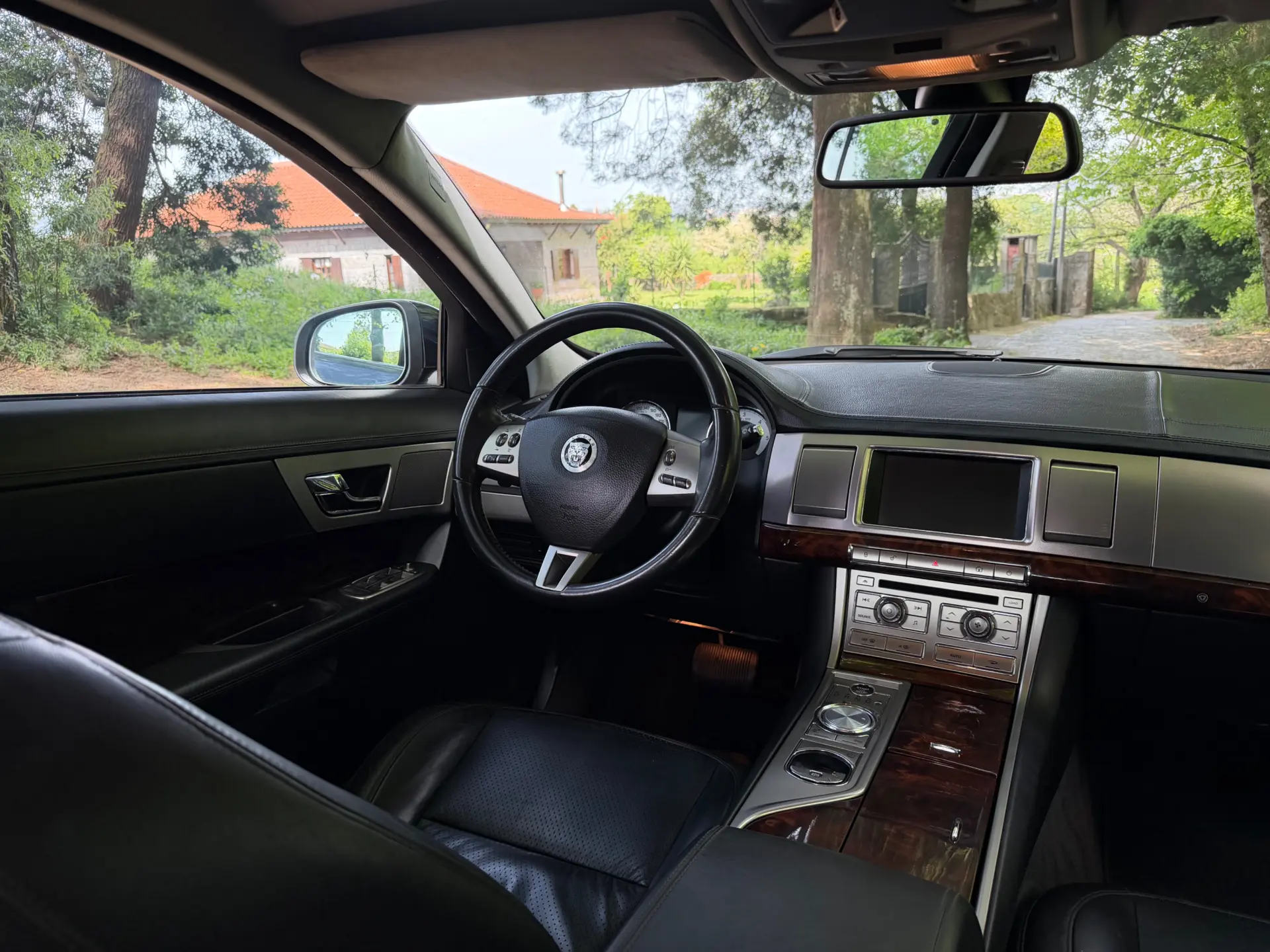 Jaguar XF 2.7 D V6 Premium Luxury 17