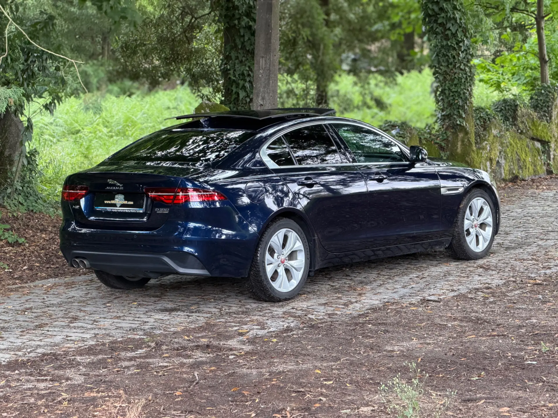 Jaguar XE 2.0 D R-Dynamic S 48