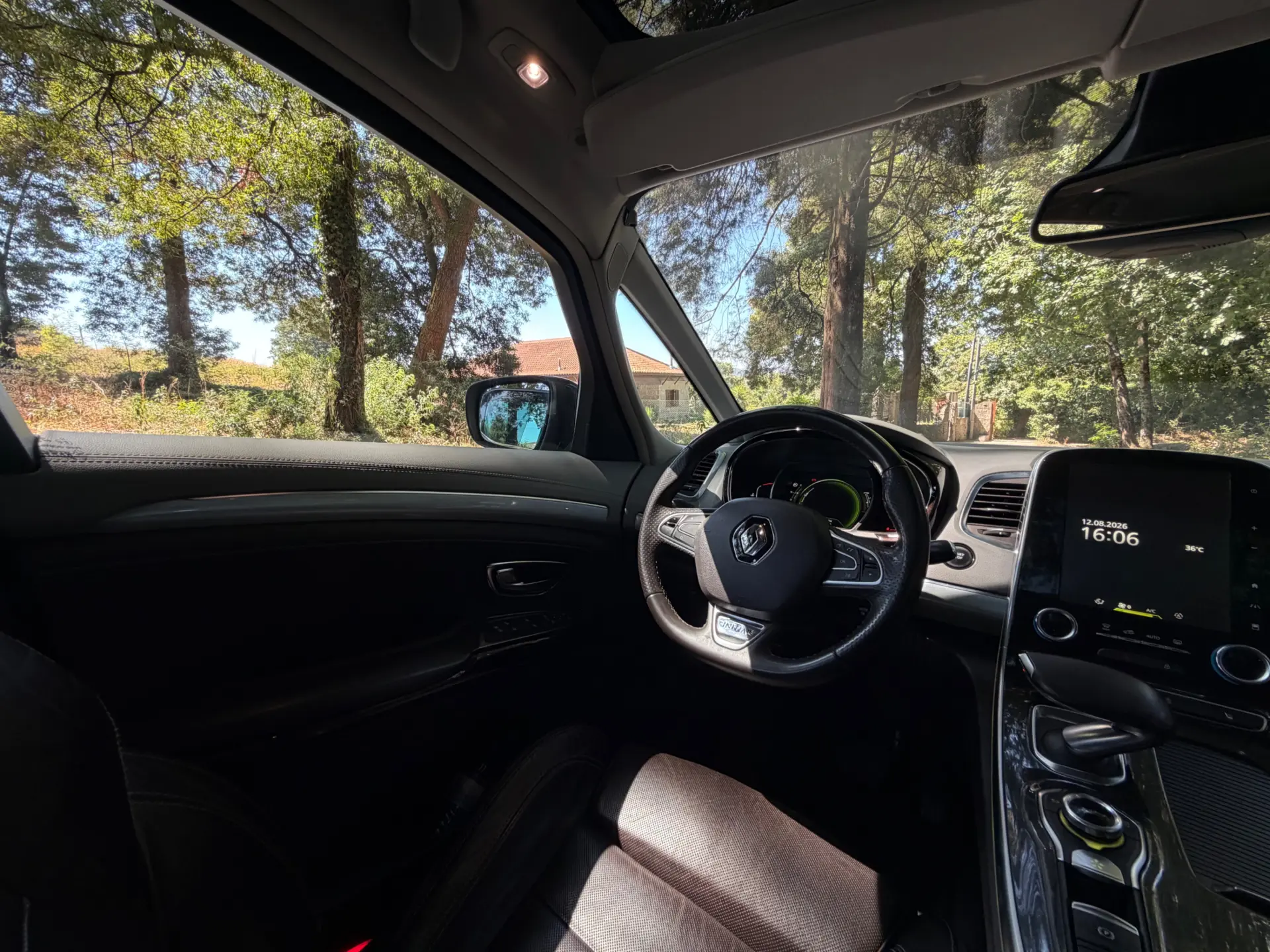 Renault Espace 1.6 dCi Initiale Paris EDC 18