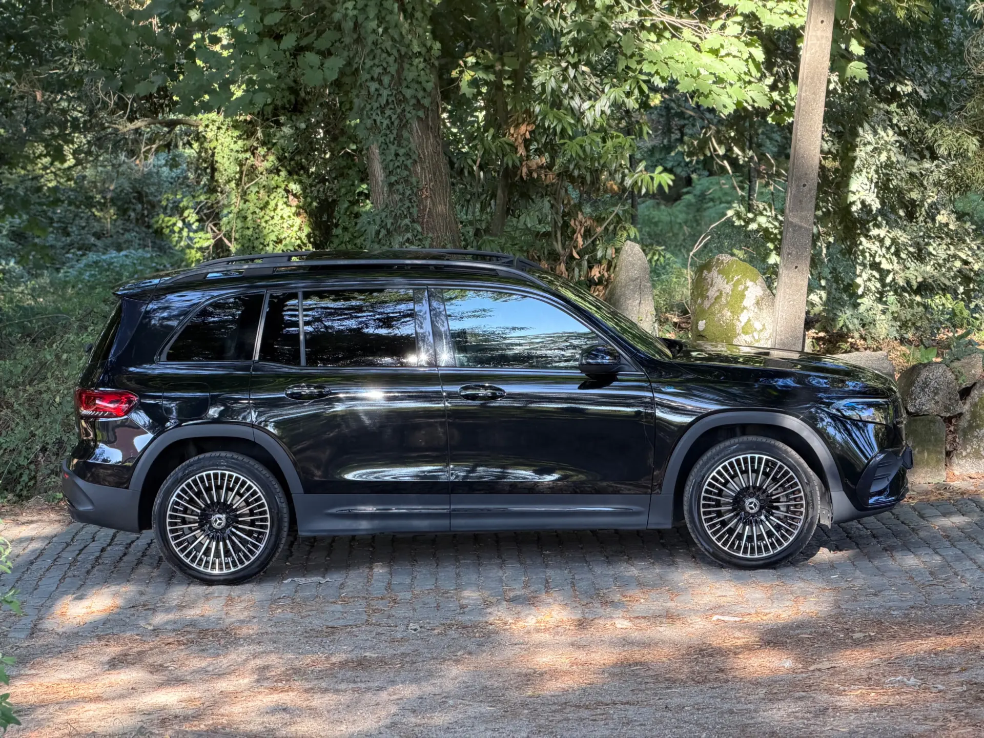 Mercedes-Benz EQB 350 4Matic AMG Line 8