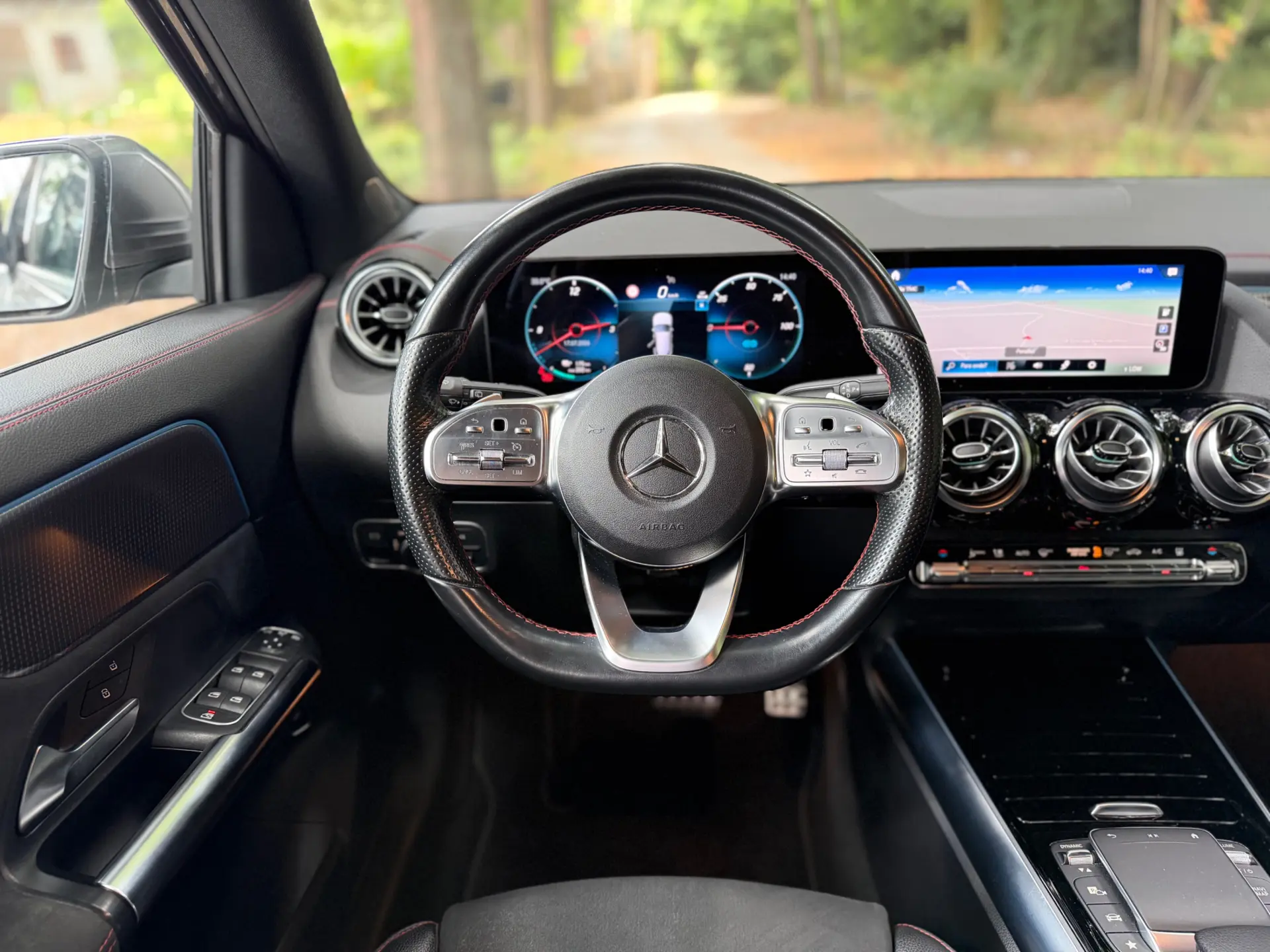 Mercedes-Benz EQA 250 AMG Line 14