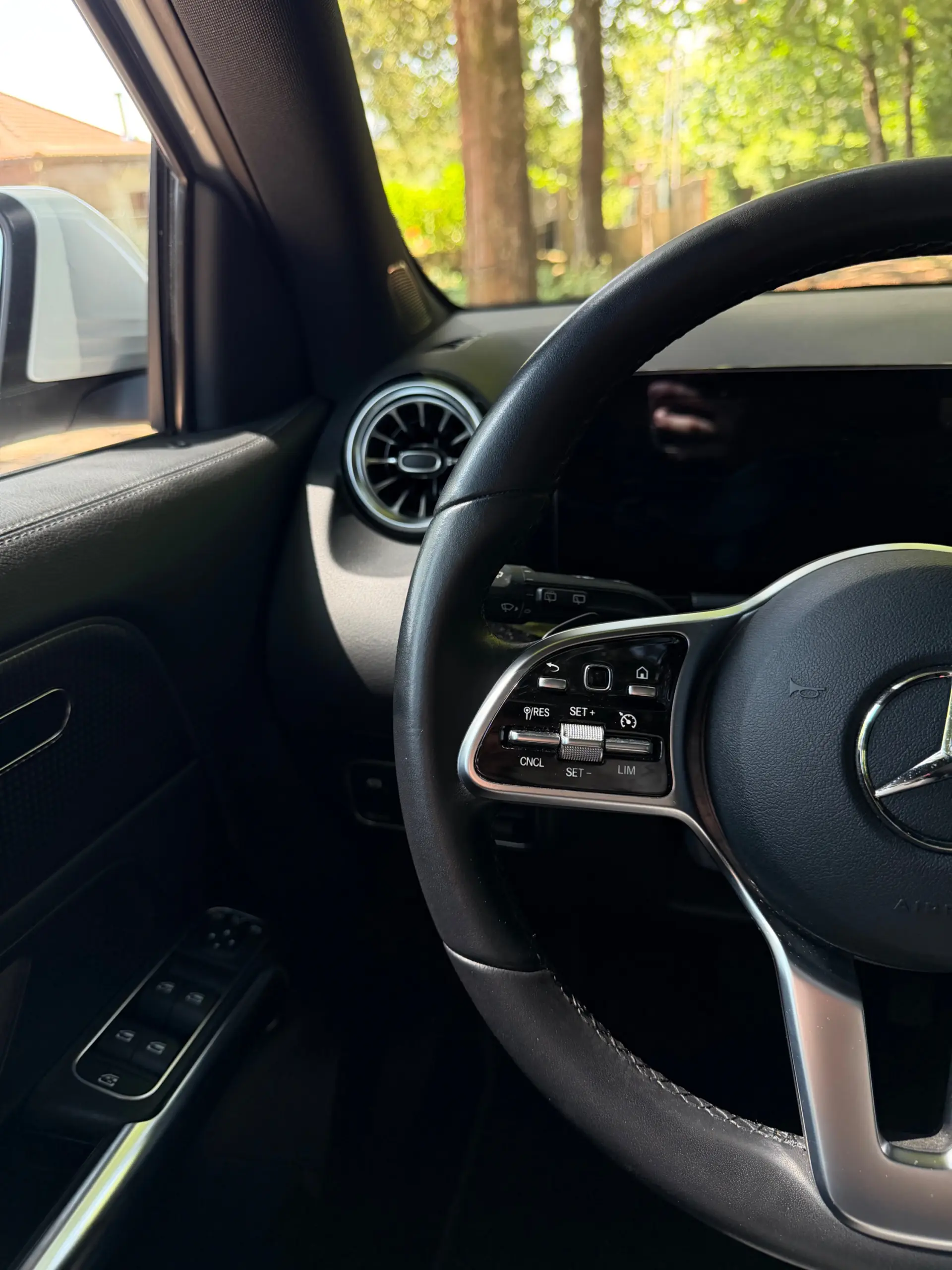 Mercedes-Benz GLA 250 e 8G-DCT Special Edition 22