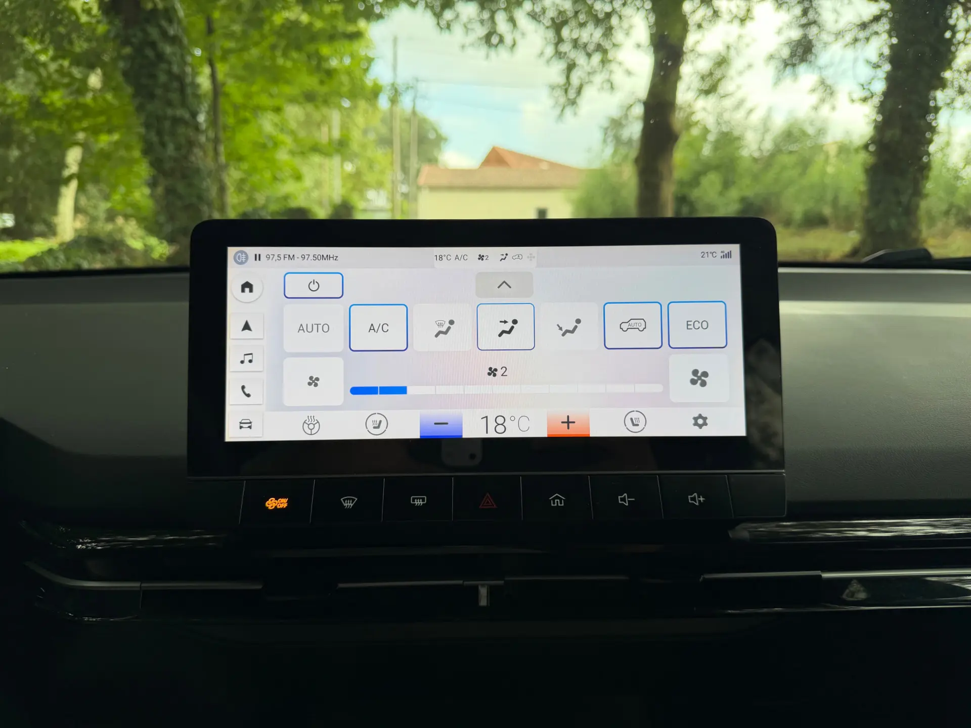 MG MG4 77 kWh Extended Range Luxury 24
