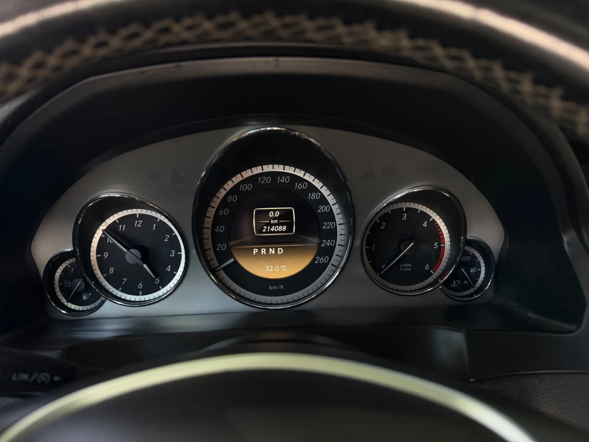 Mercedes-Benz E 220 (BlueTEC) d 9G-TRONIC 28