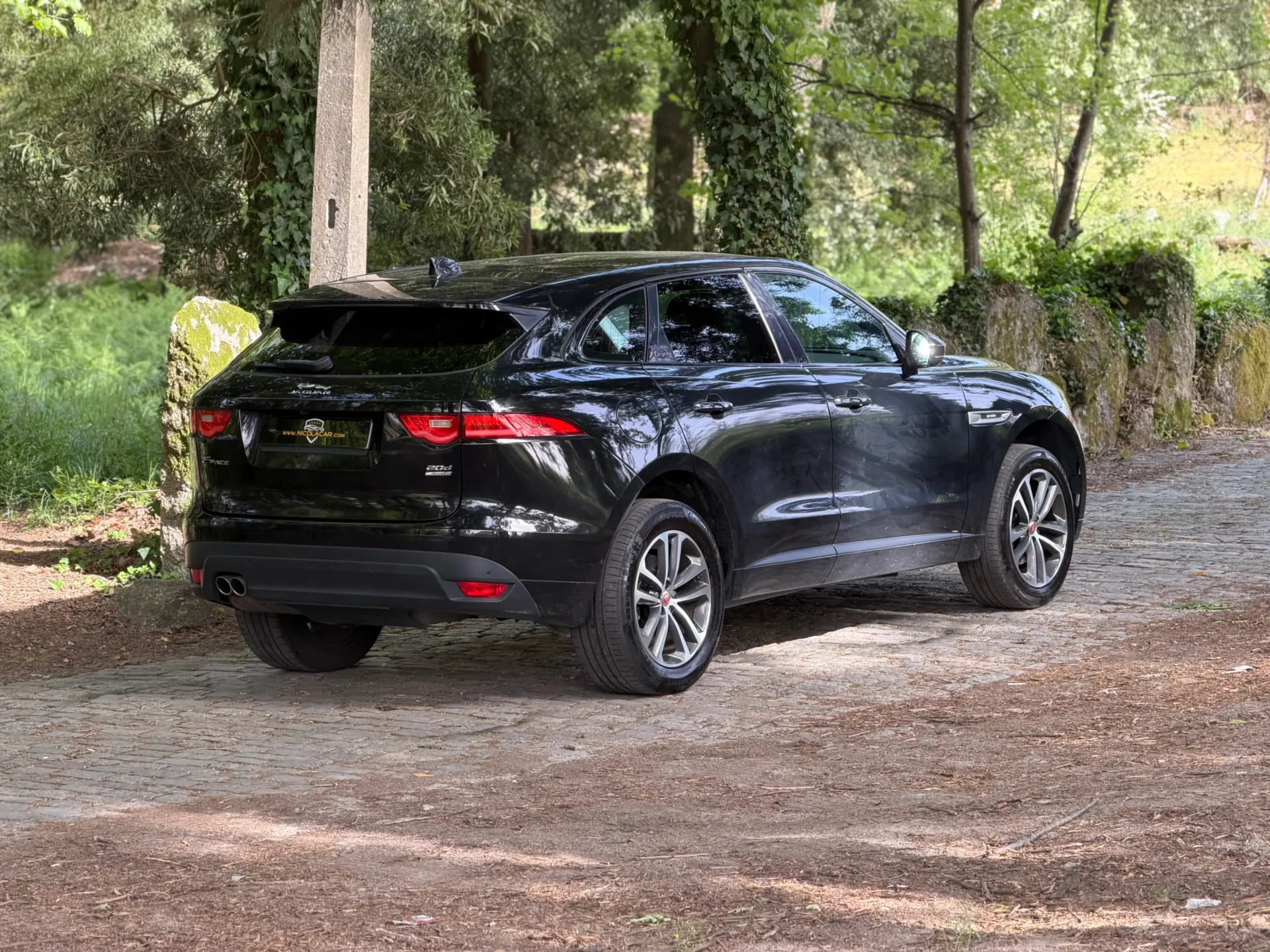 Jaguar F-Pace 28