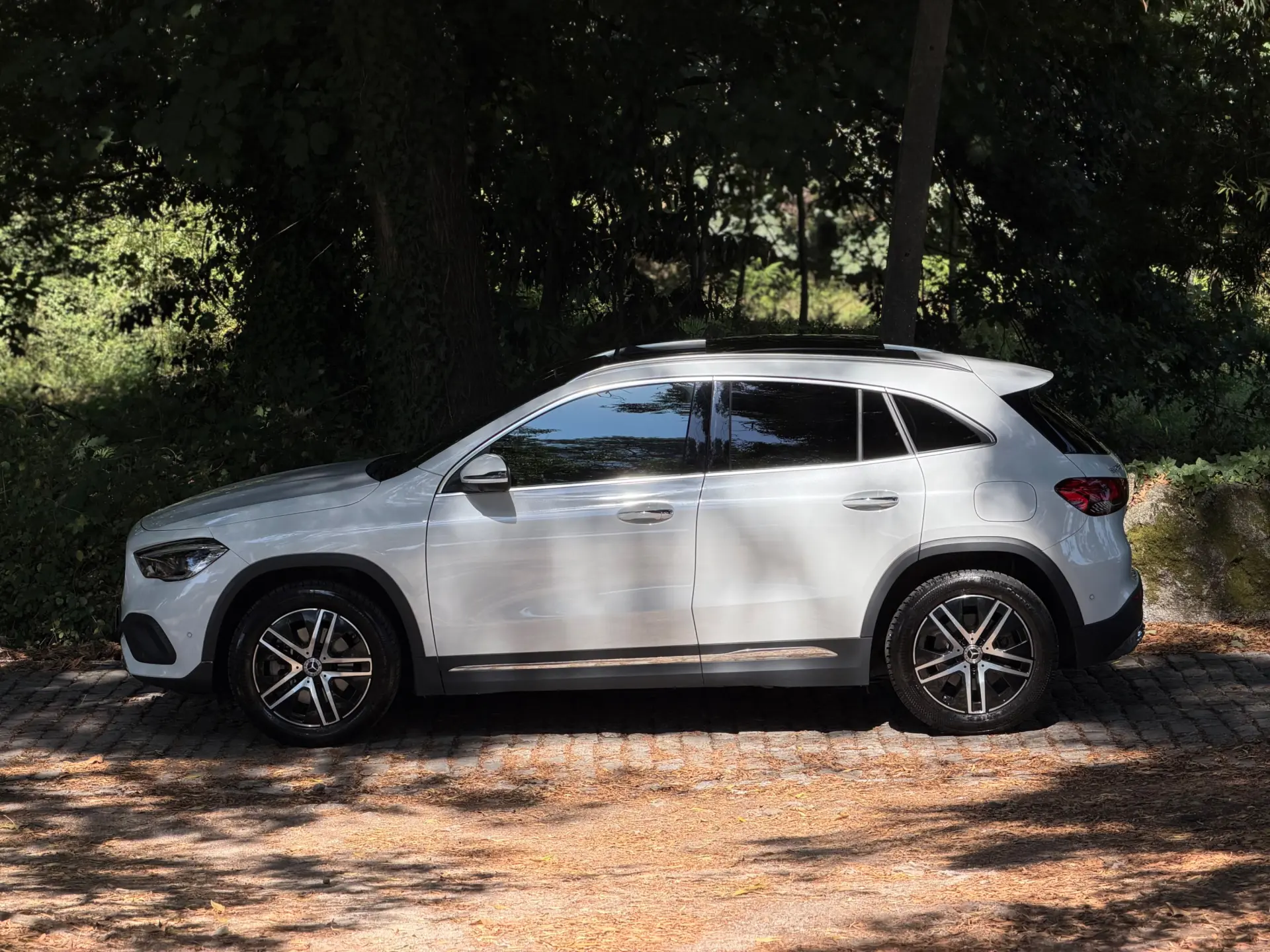 Mercedes-Benz GLA 250 e 8G-DCT Special Edition 9