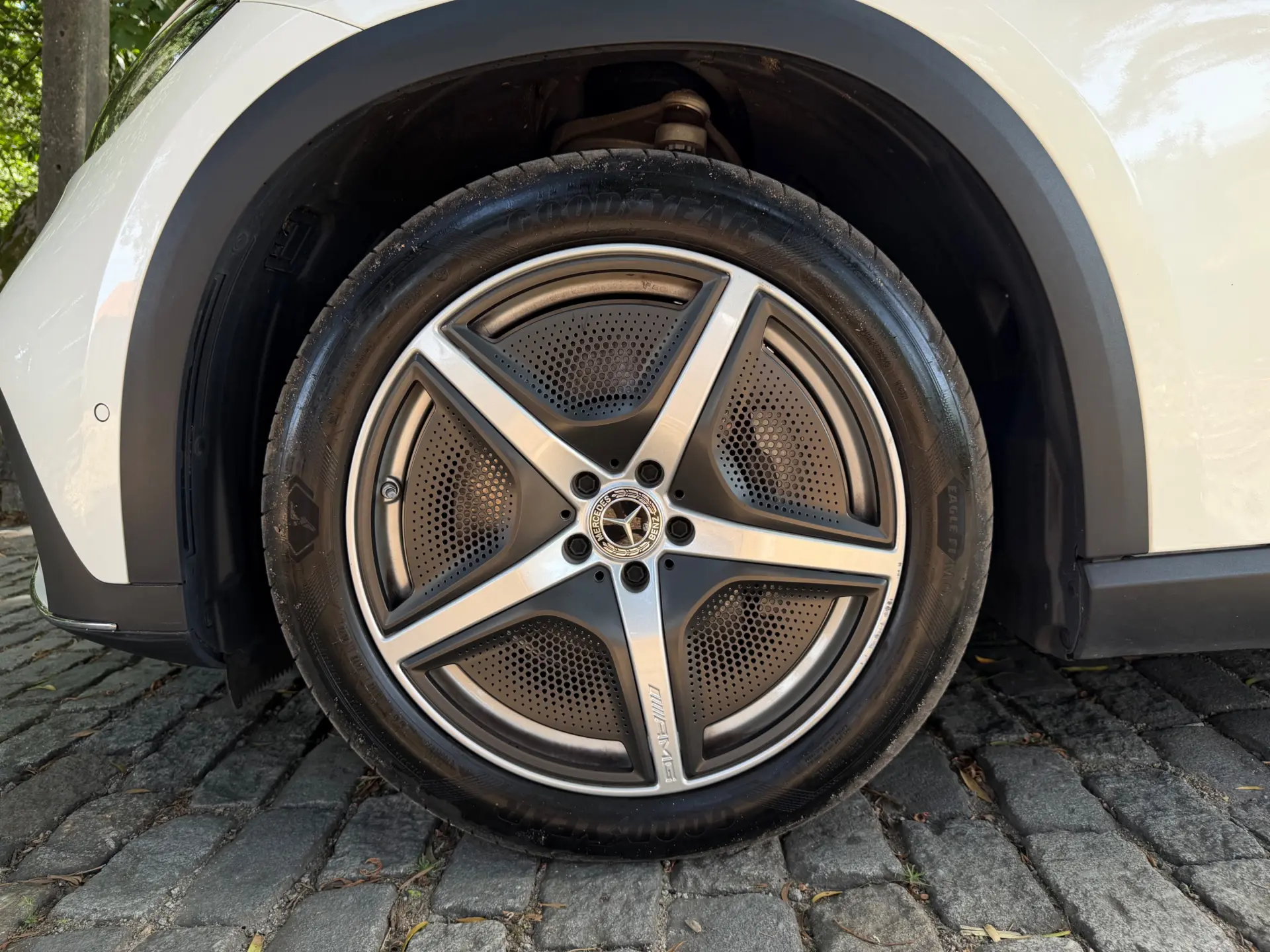Mercedes-Benz EQE SUV 350 4Matic Edition 9